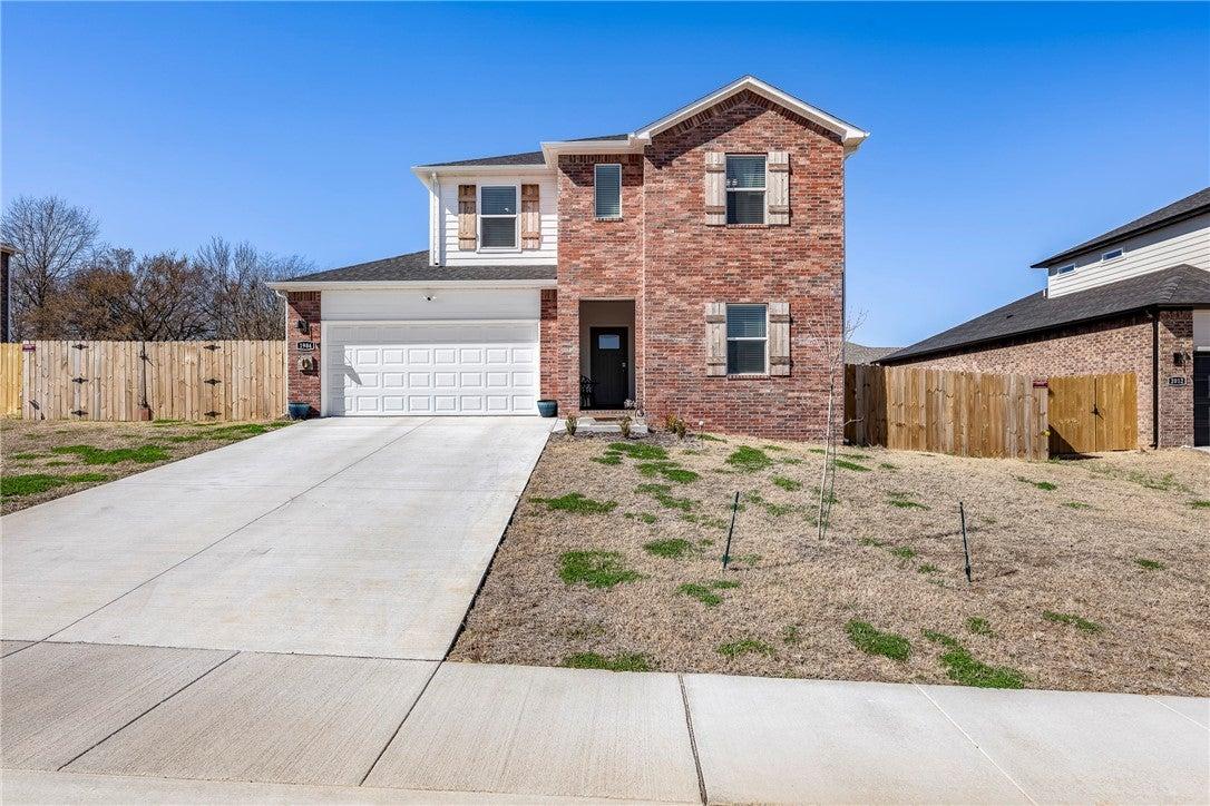 Larkspur St, Springdale, AR 72762