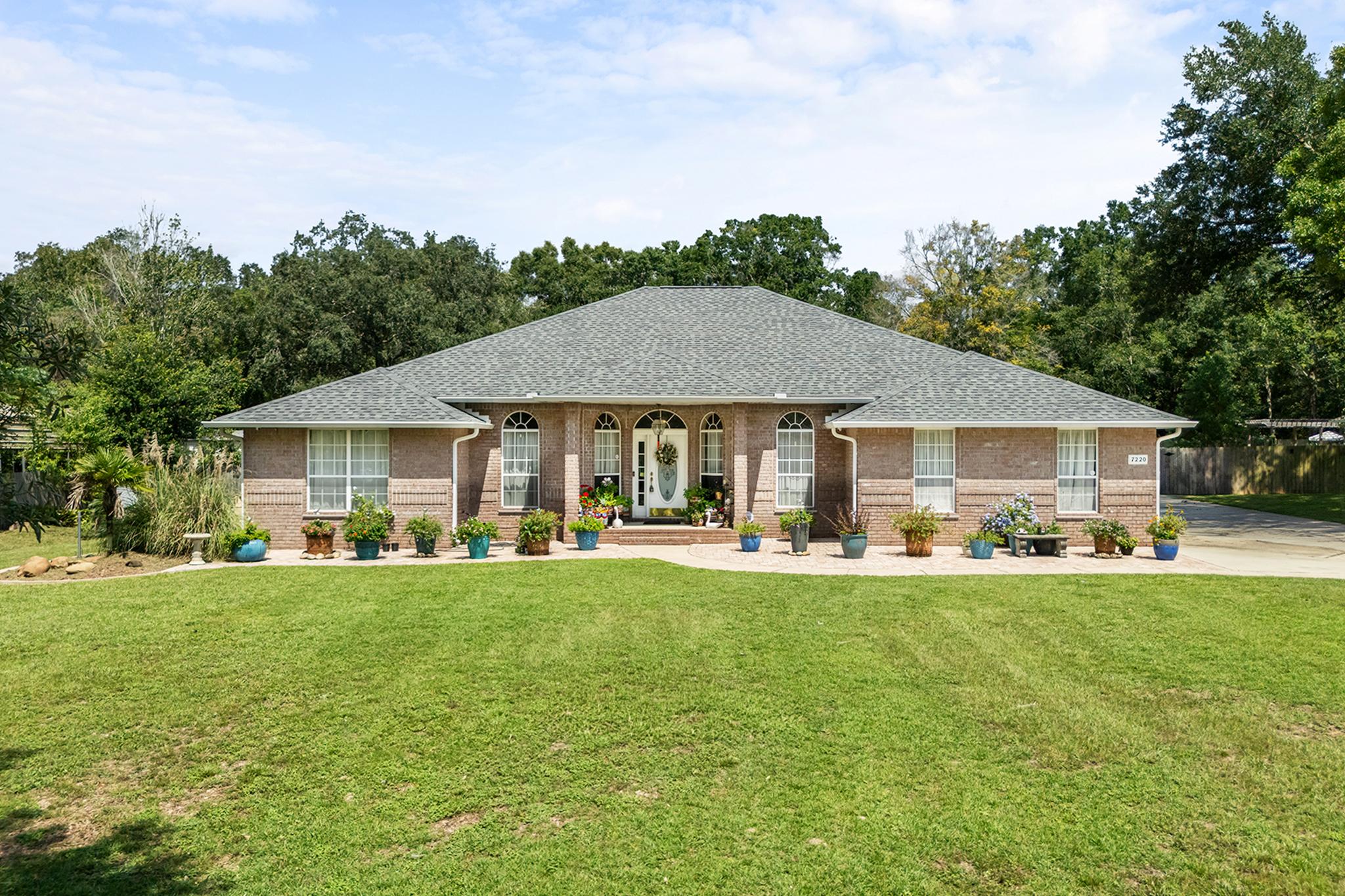 Thor Ln, Pensacola, FL 32526