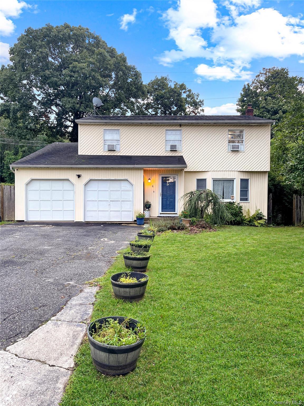 4th Ave, Rocky Point, NY 11778