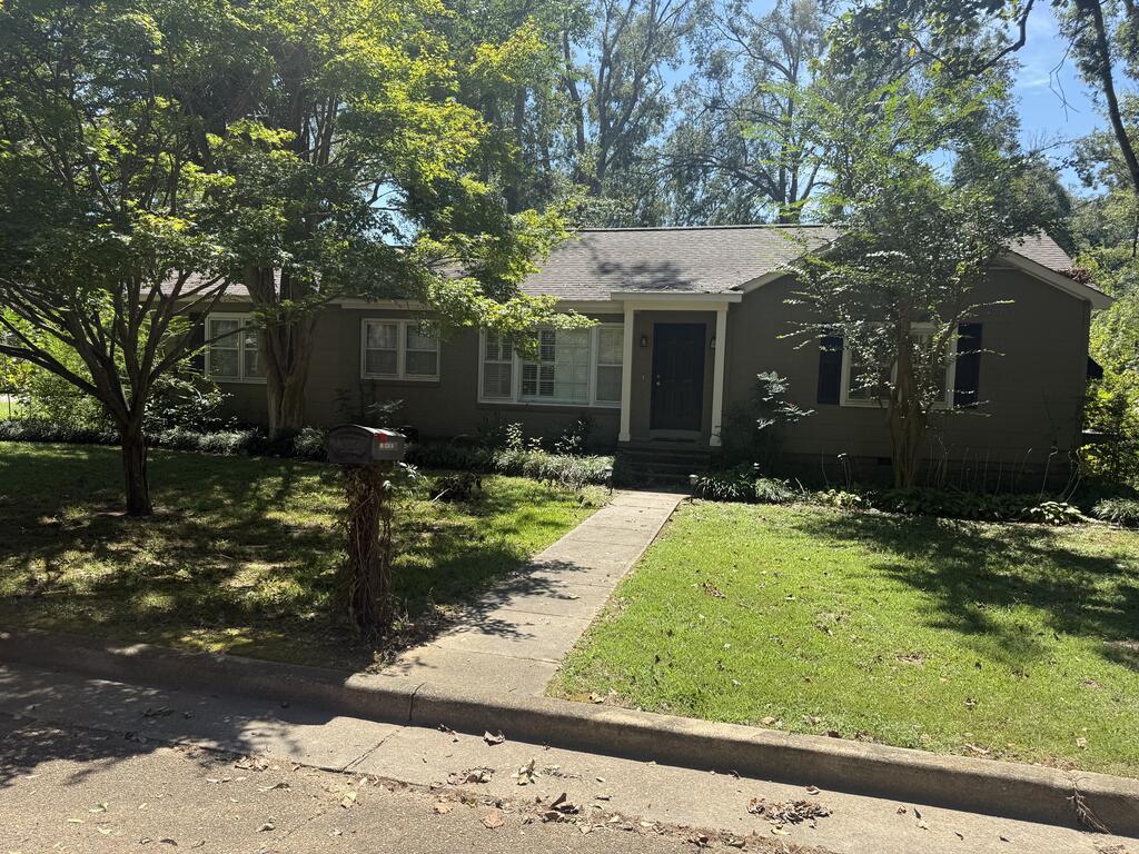 Court St, Batesville, MS 38606