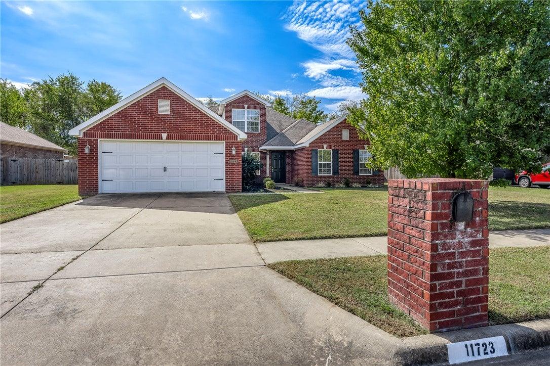 E Creek Ln, Farmington, AR 72730