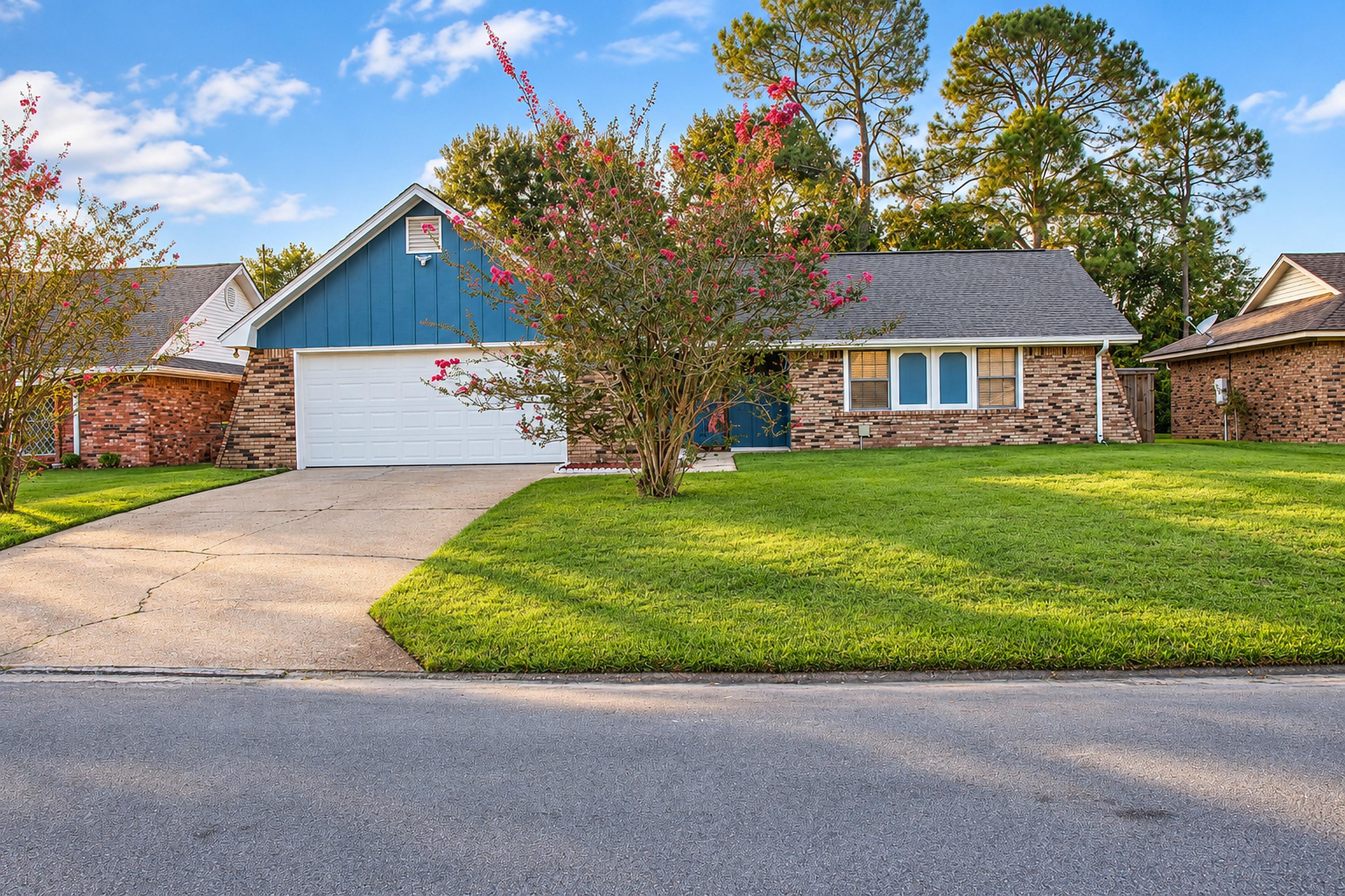 Baywood Dr, Biloxi, MS 39532