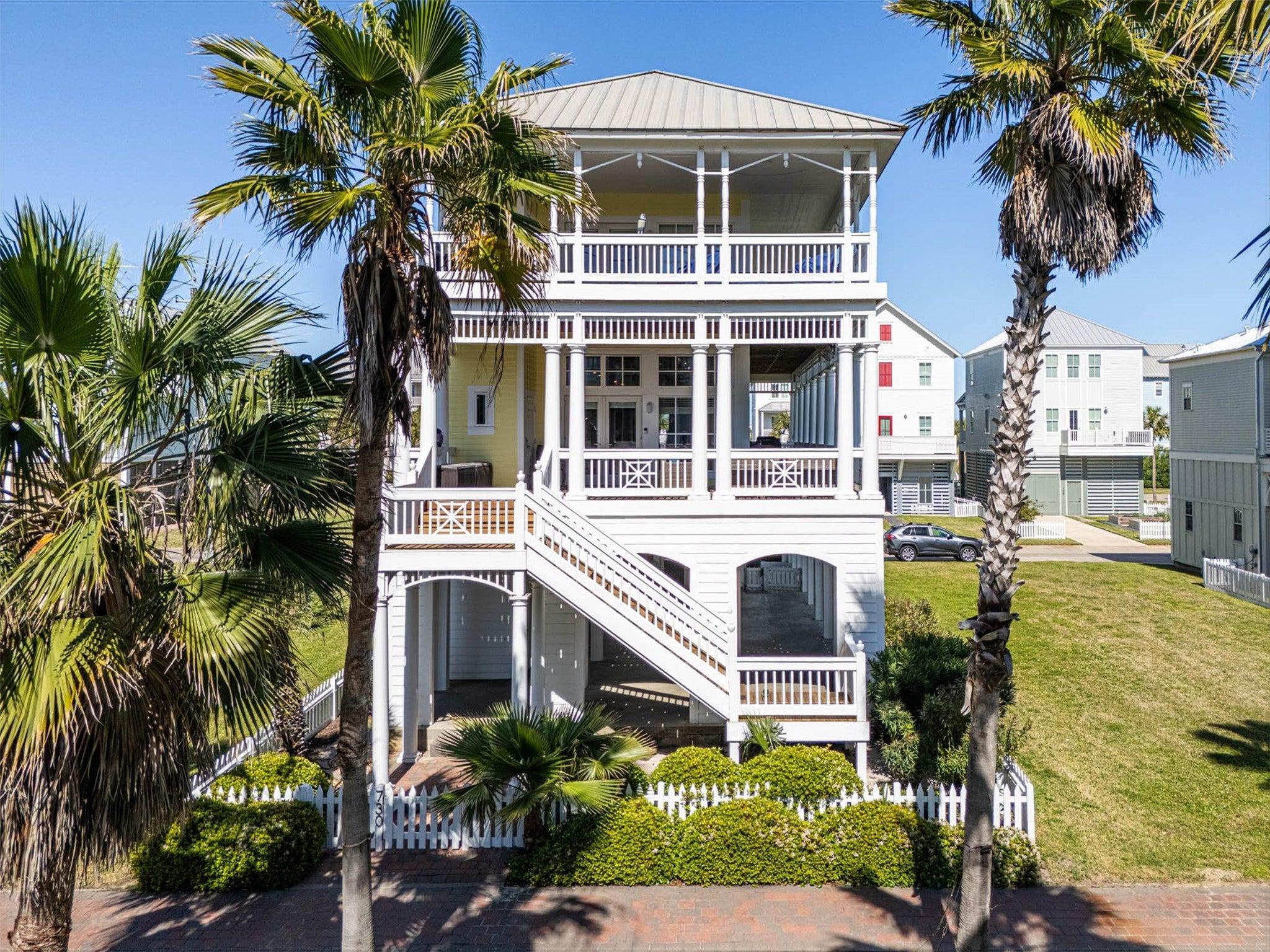 Beachtown Psge, Galveston, TX 77550