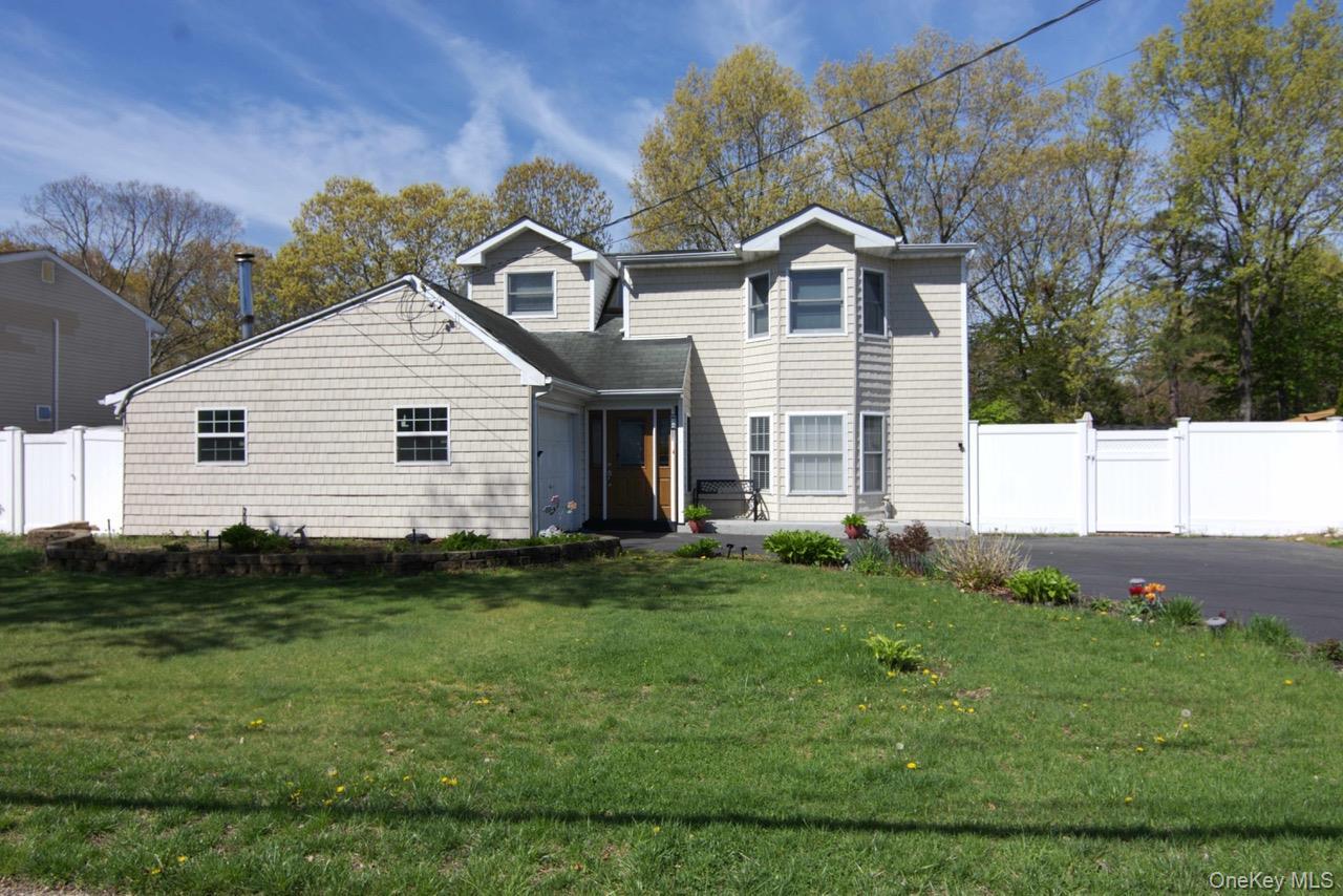 Stuyvesant Dr, Port Jefferson Station, NY 11776