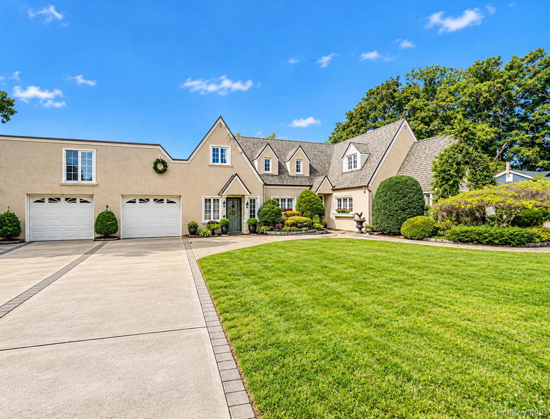 Avalon Pl, East Meadow, NY 11554