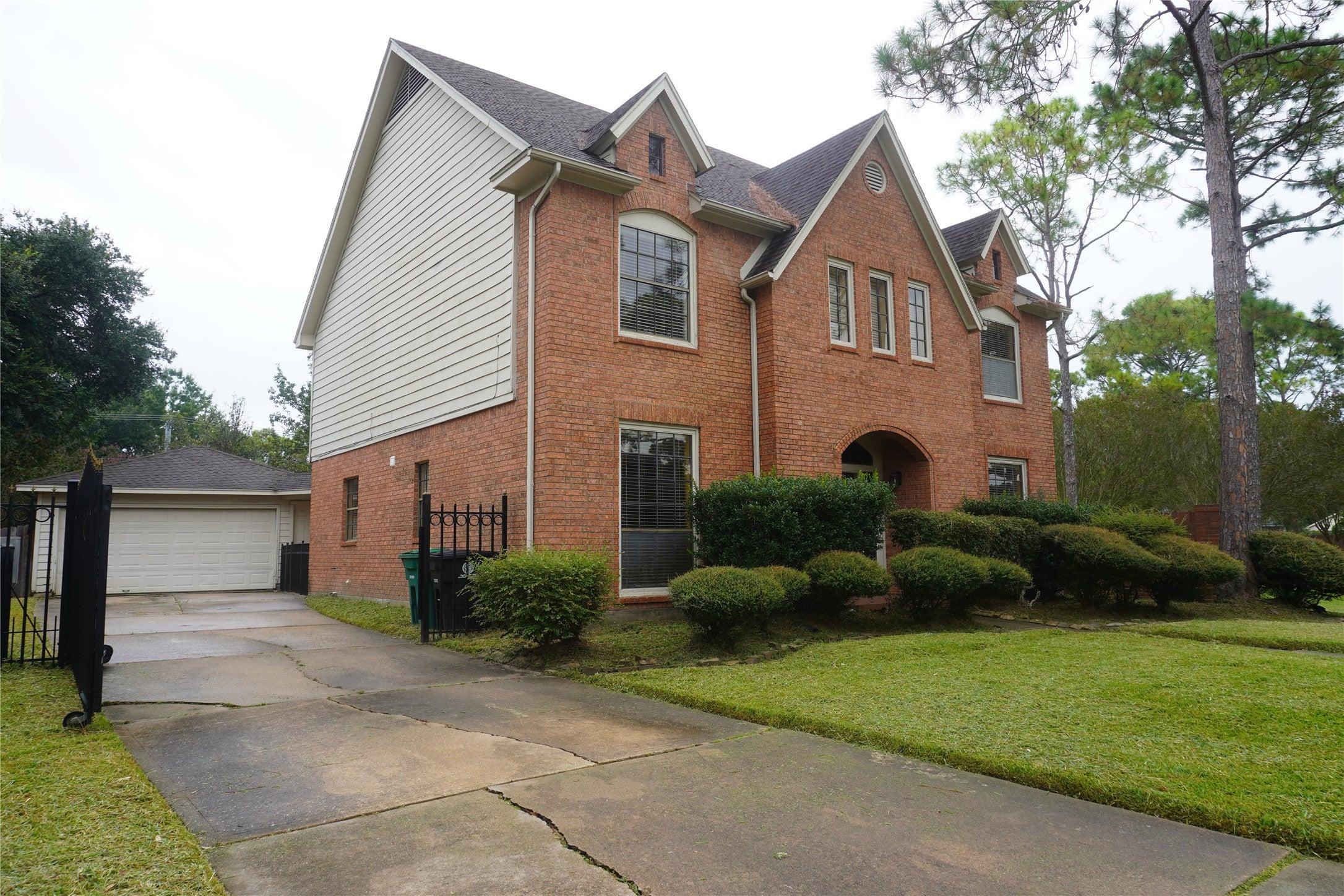 Redbud Valley Trl, Houston, TX 77062