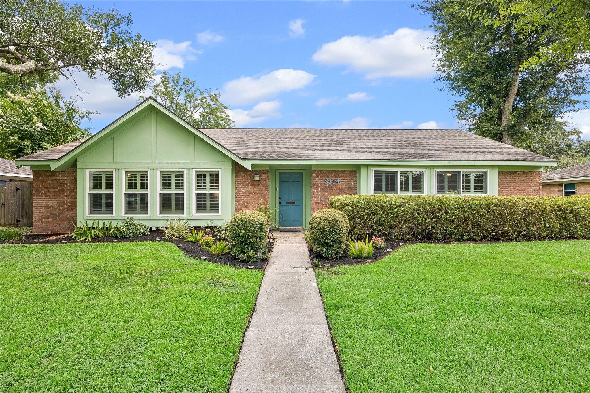 Twin Hills Dr, Houston, TX 77071