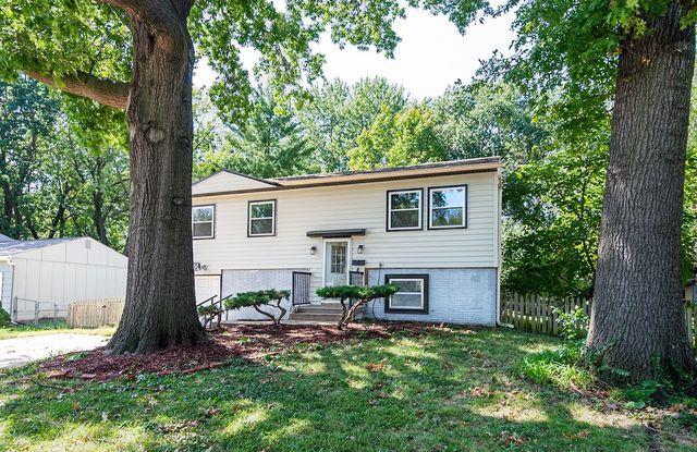 England Dr, Overland Park, KS 66212