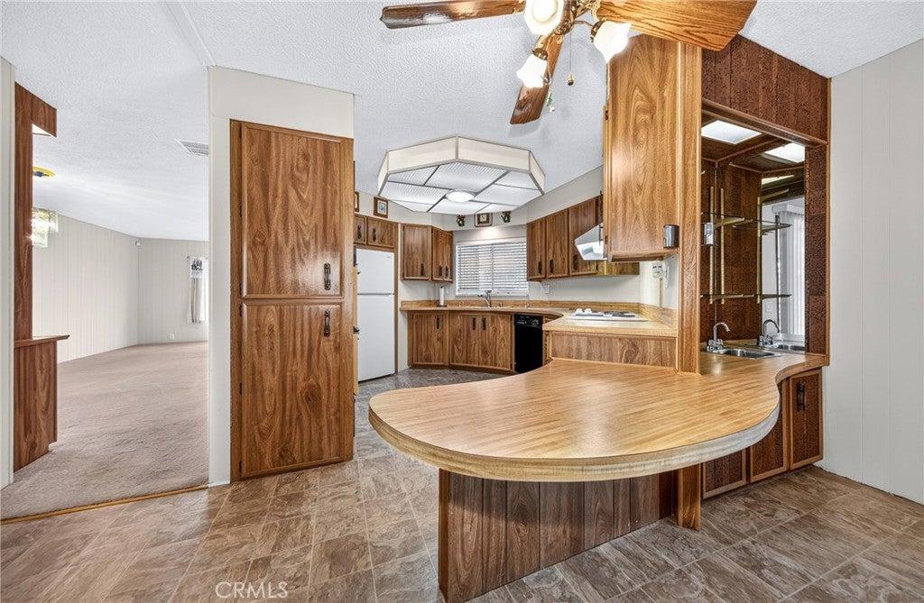 W Oakland Ave, Hemet, CA 92543