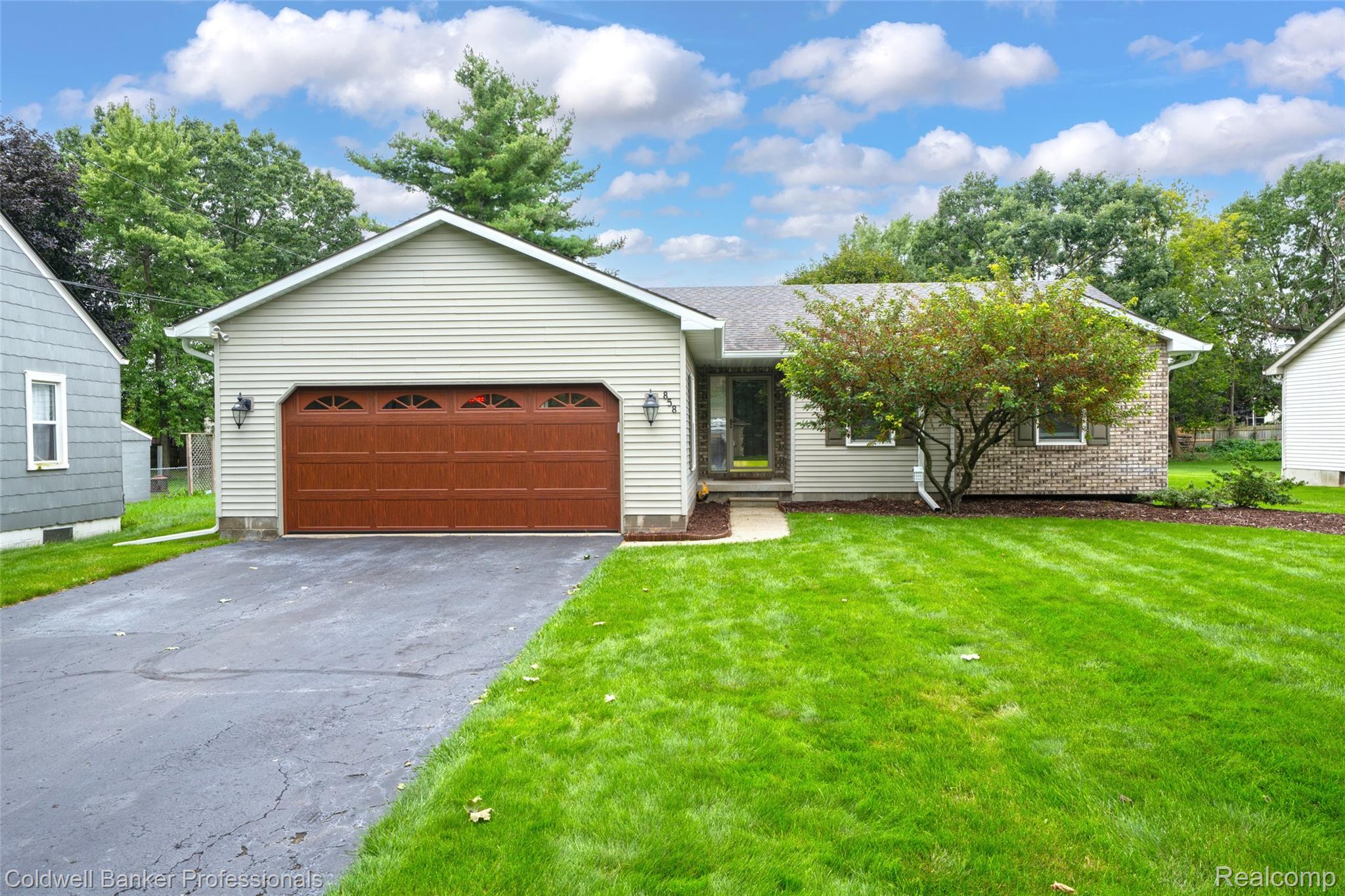 Olive St, Oxford, MI 48371