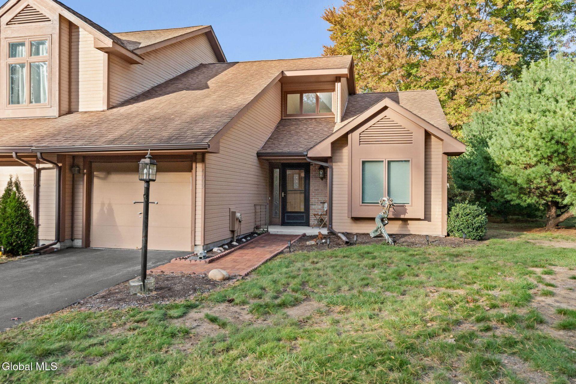 Georgetown Sq, Schenectady, NY 12303