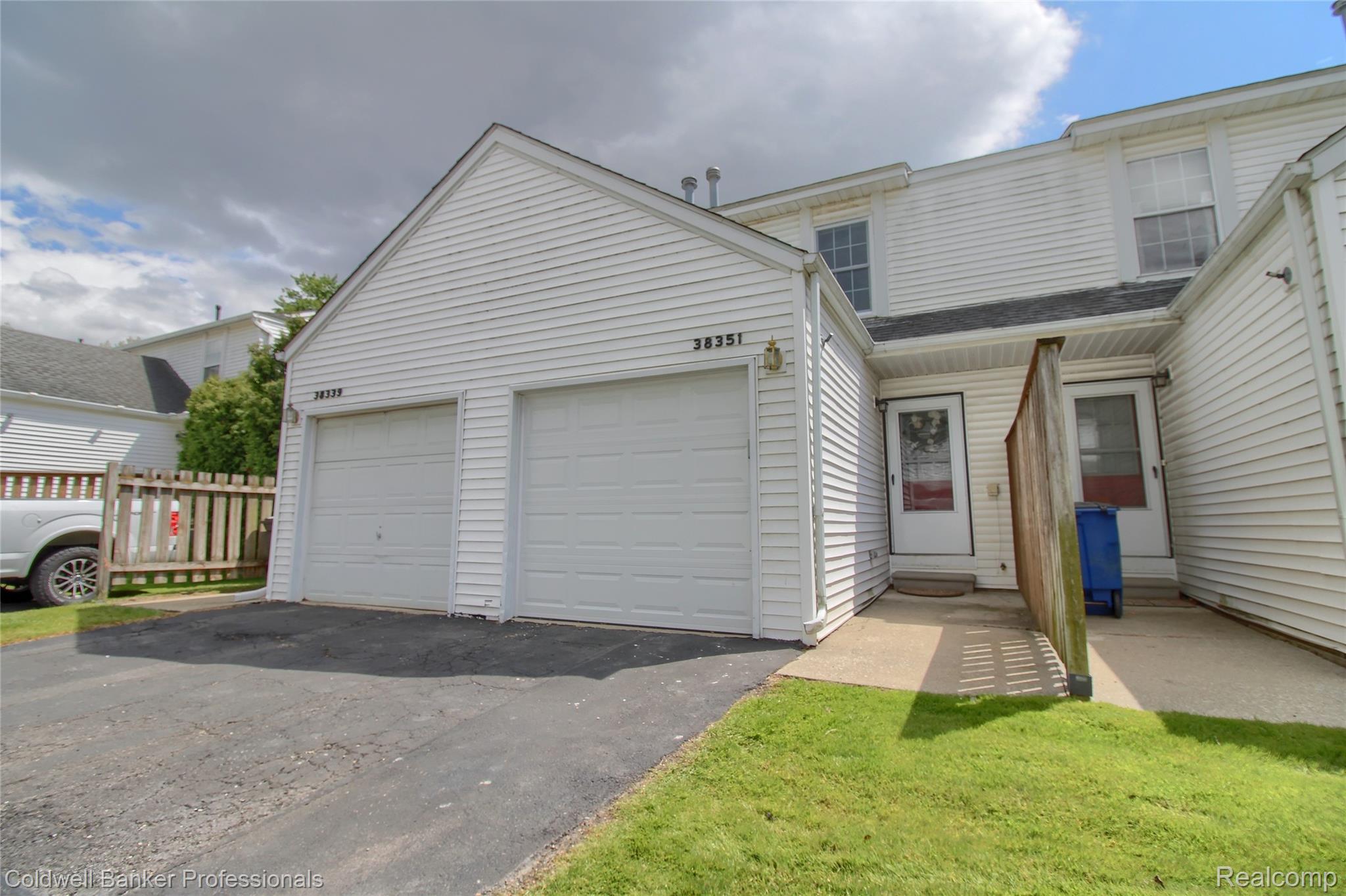 Warner Farms Dr, Westland, MI 48185