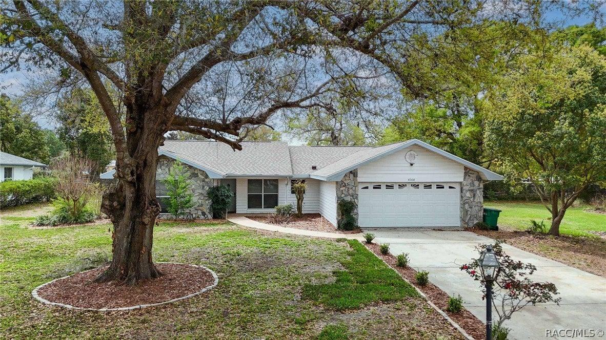 W Douneray Loop, Crystal River, FL 34429