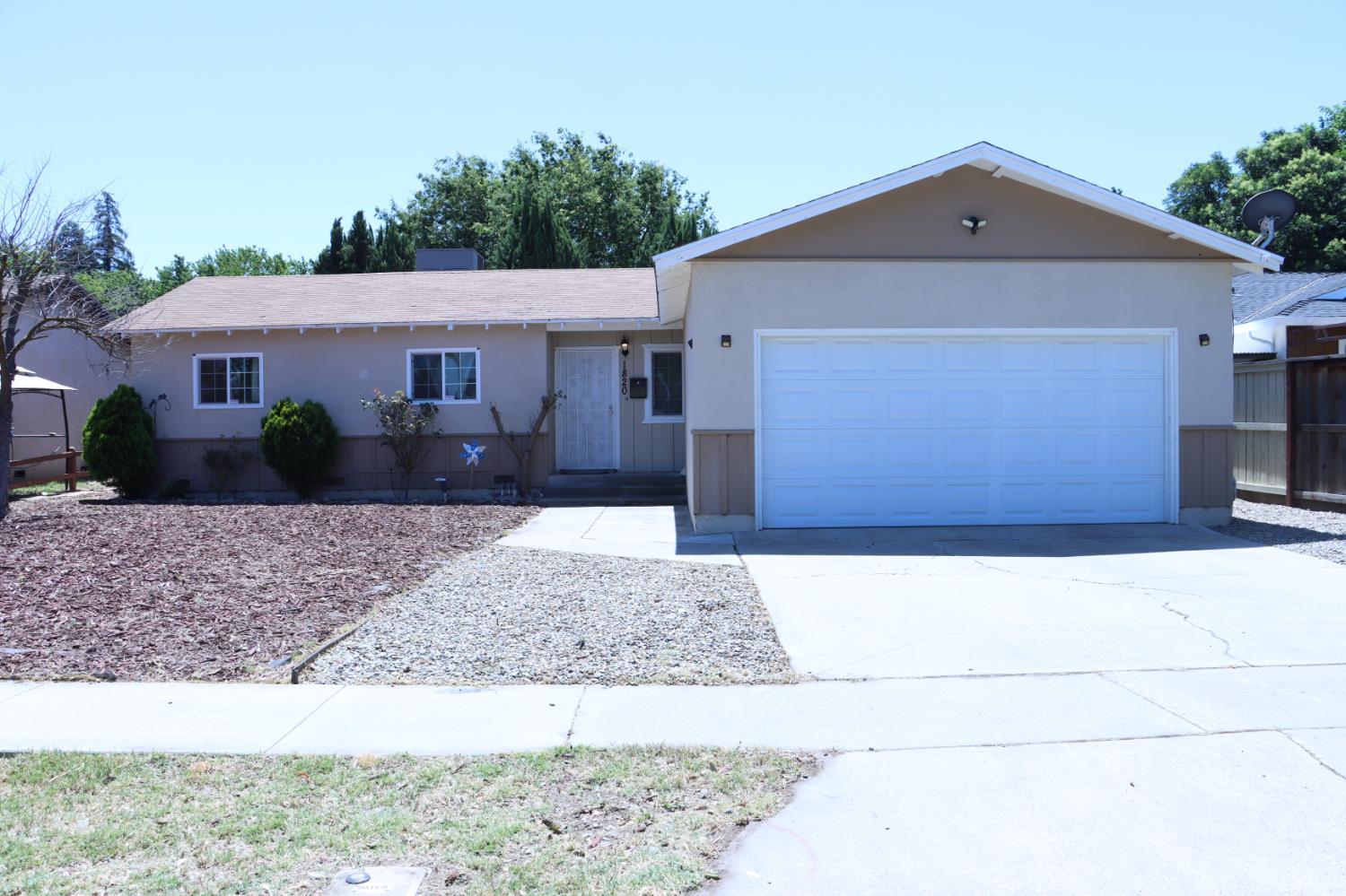 Celeste Dr, Modesto, CA 95355