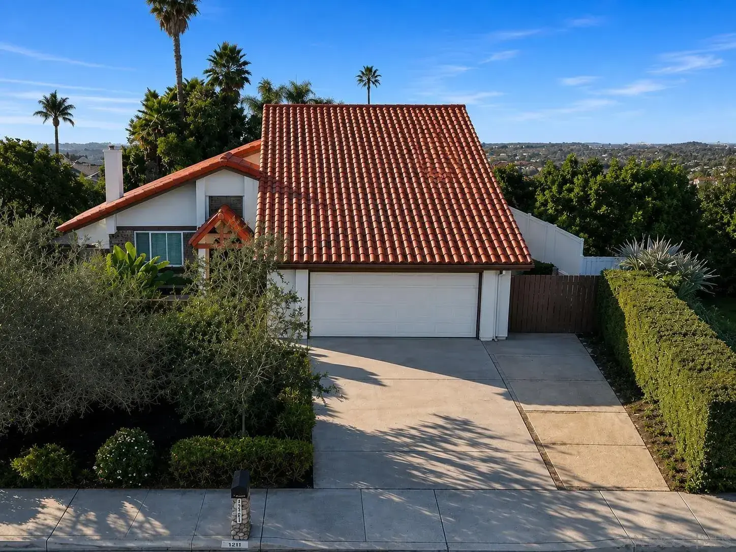 La Paloma St, Carlsbad, CA 92009