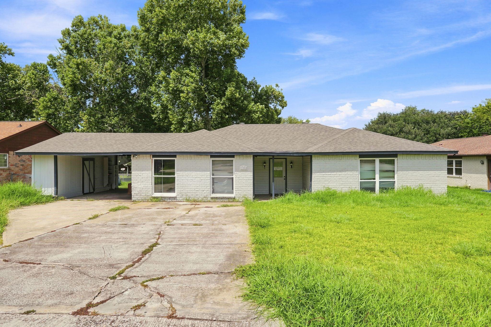 Lake Breeze Ln, Willis, TX 77318