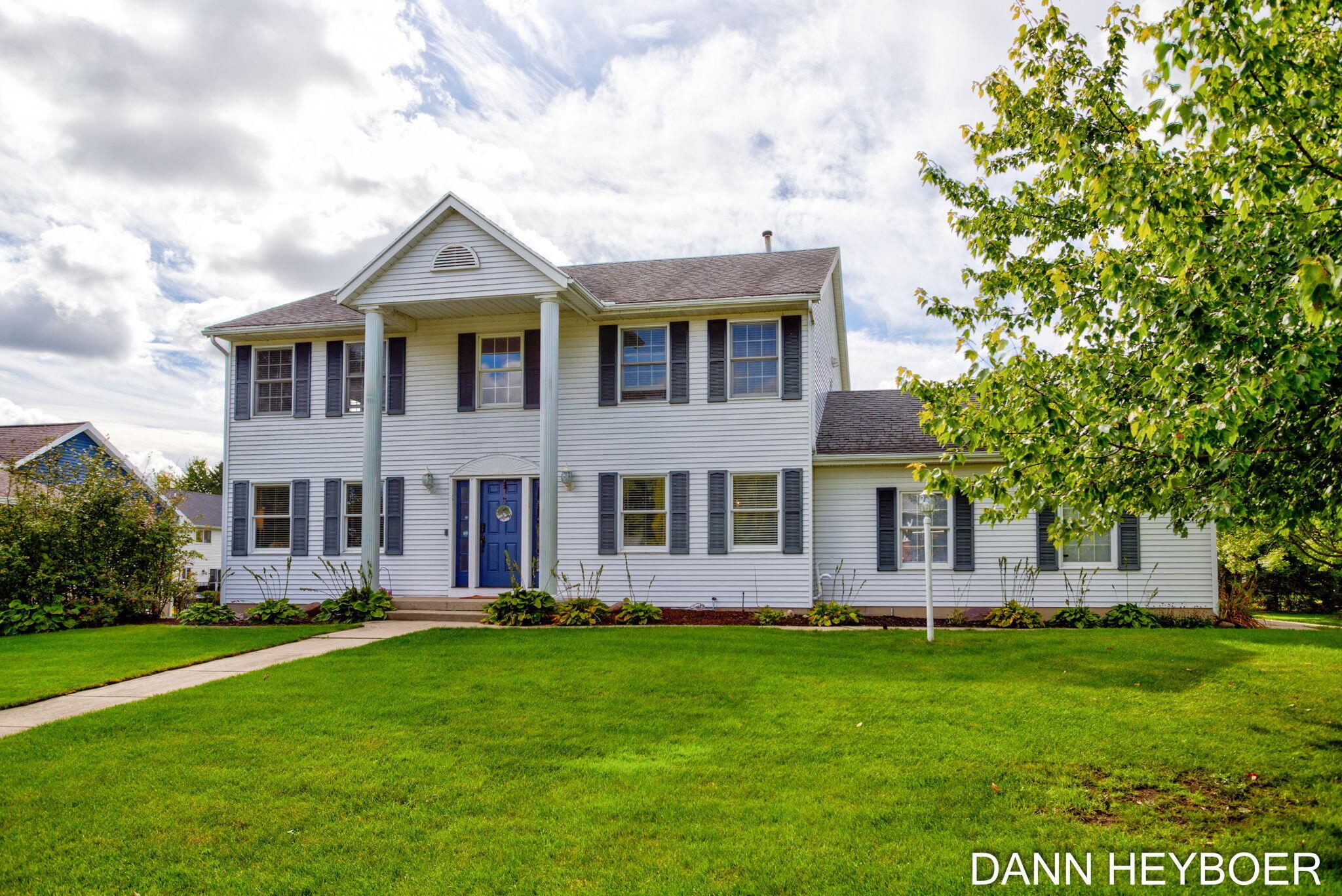 Summit Hill Ct Se, Caledonia, MI 49316