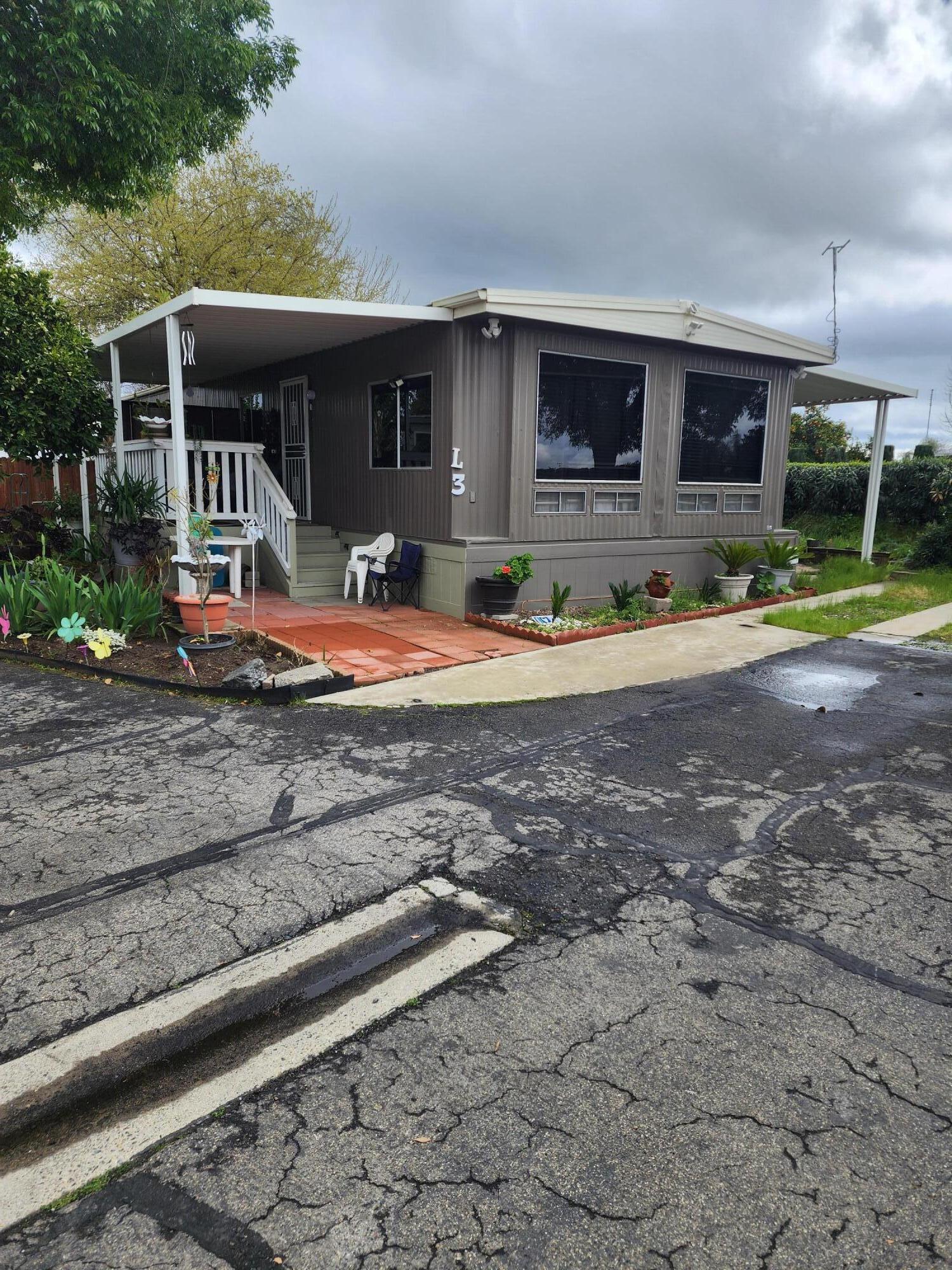 W Midvalley Ave Spc L3, Visalia, CA 93277