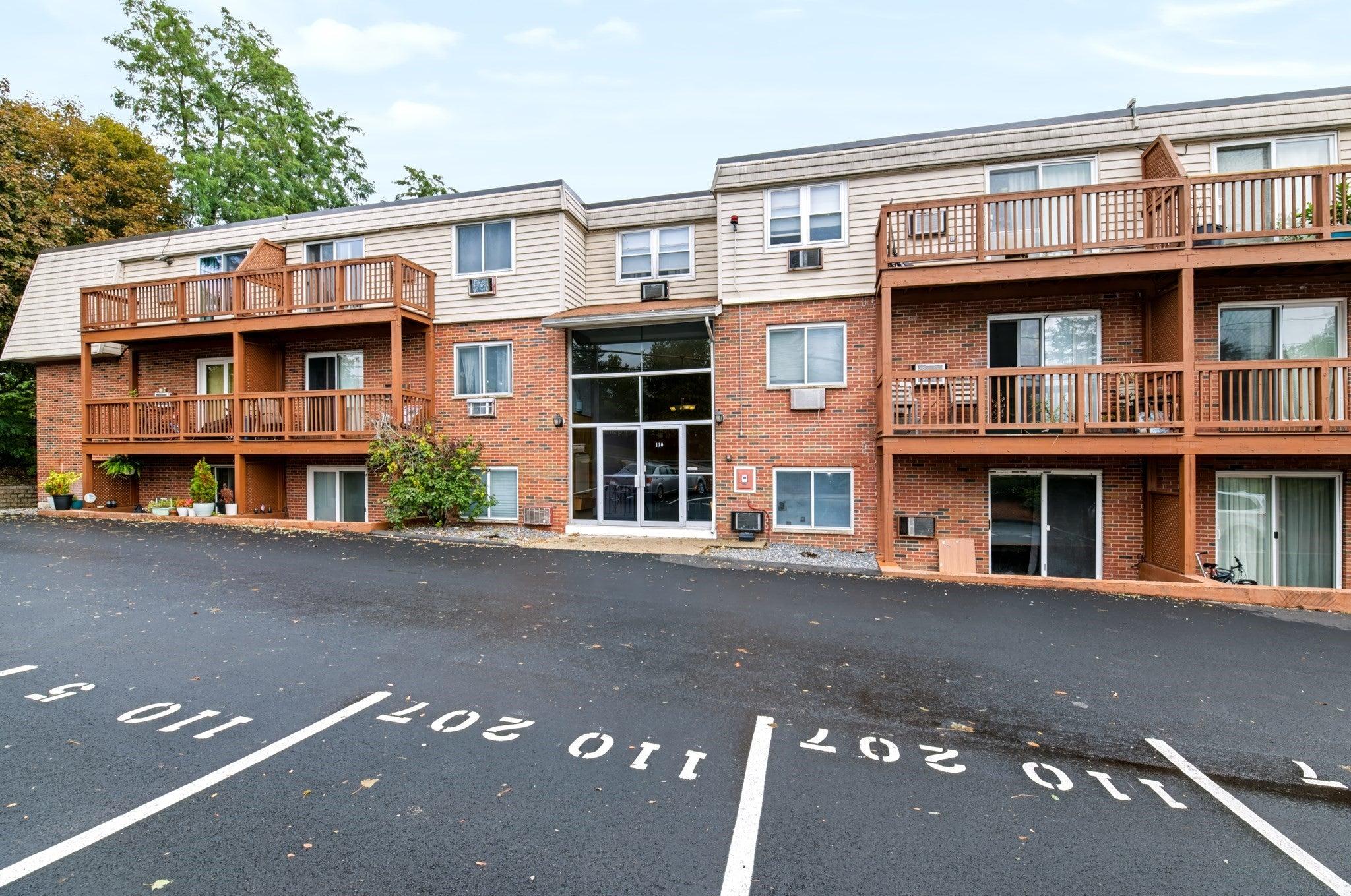 Boston Post Rd E, Marlborough, MA 01752