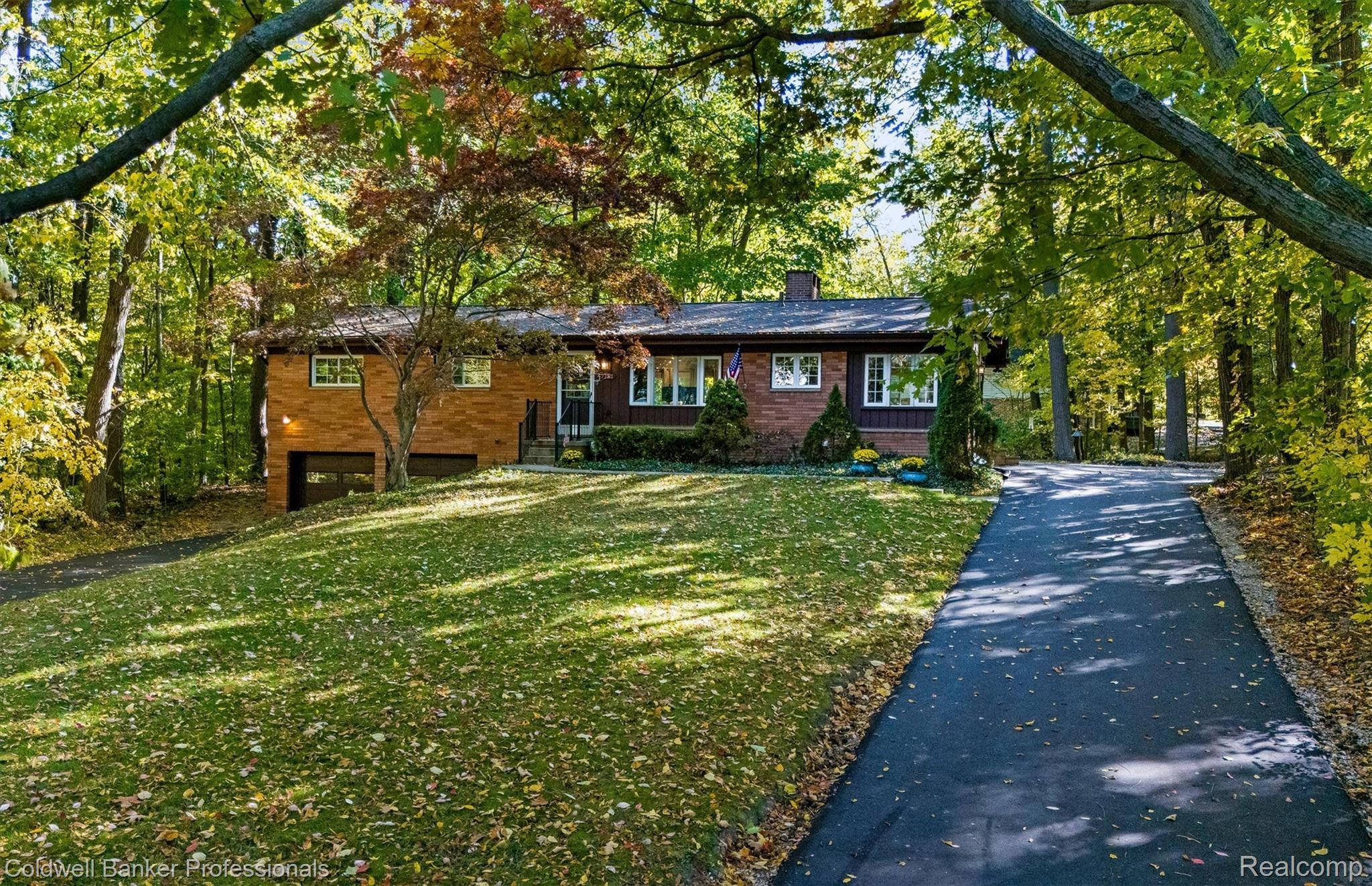 Ann Arbor Rd W, Plymouth, MI 48170