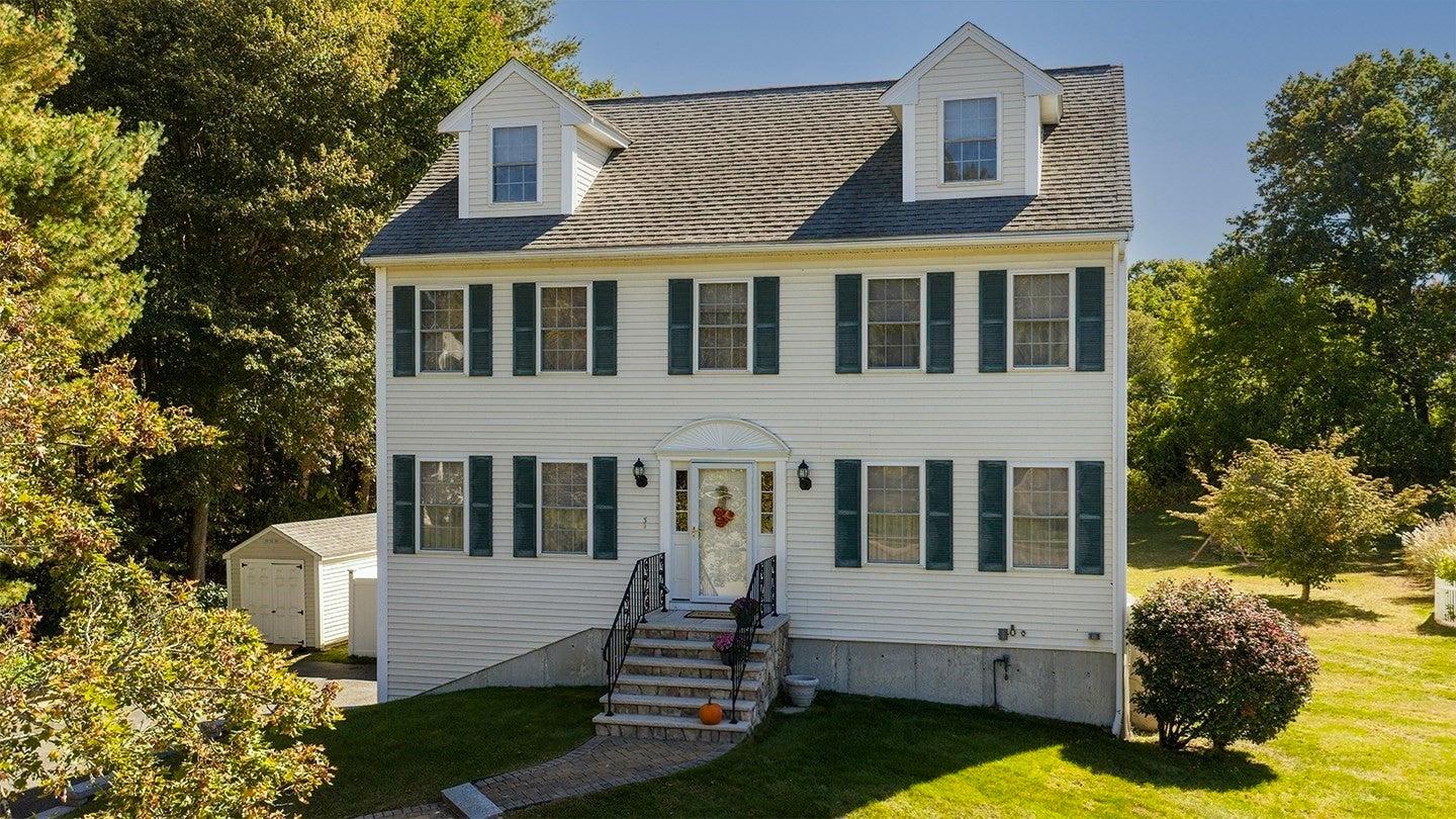 Etta Rd, Billerica, MA 01821