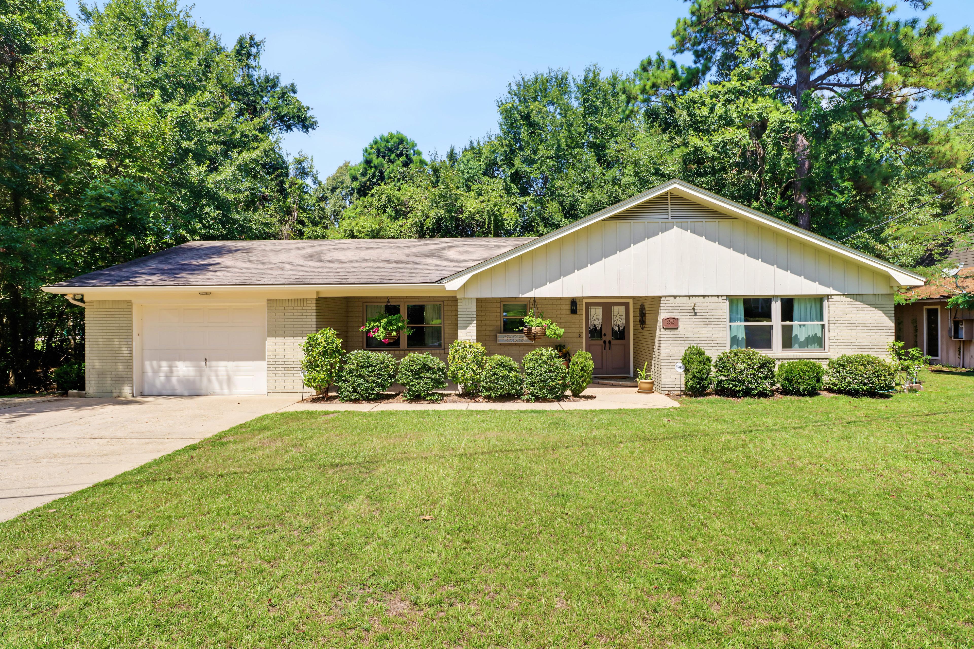 Golf Club Dr, Diamondhead, MS 39525