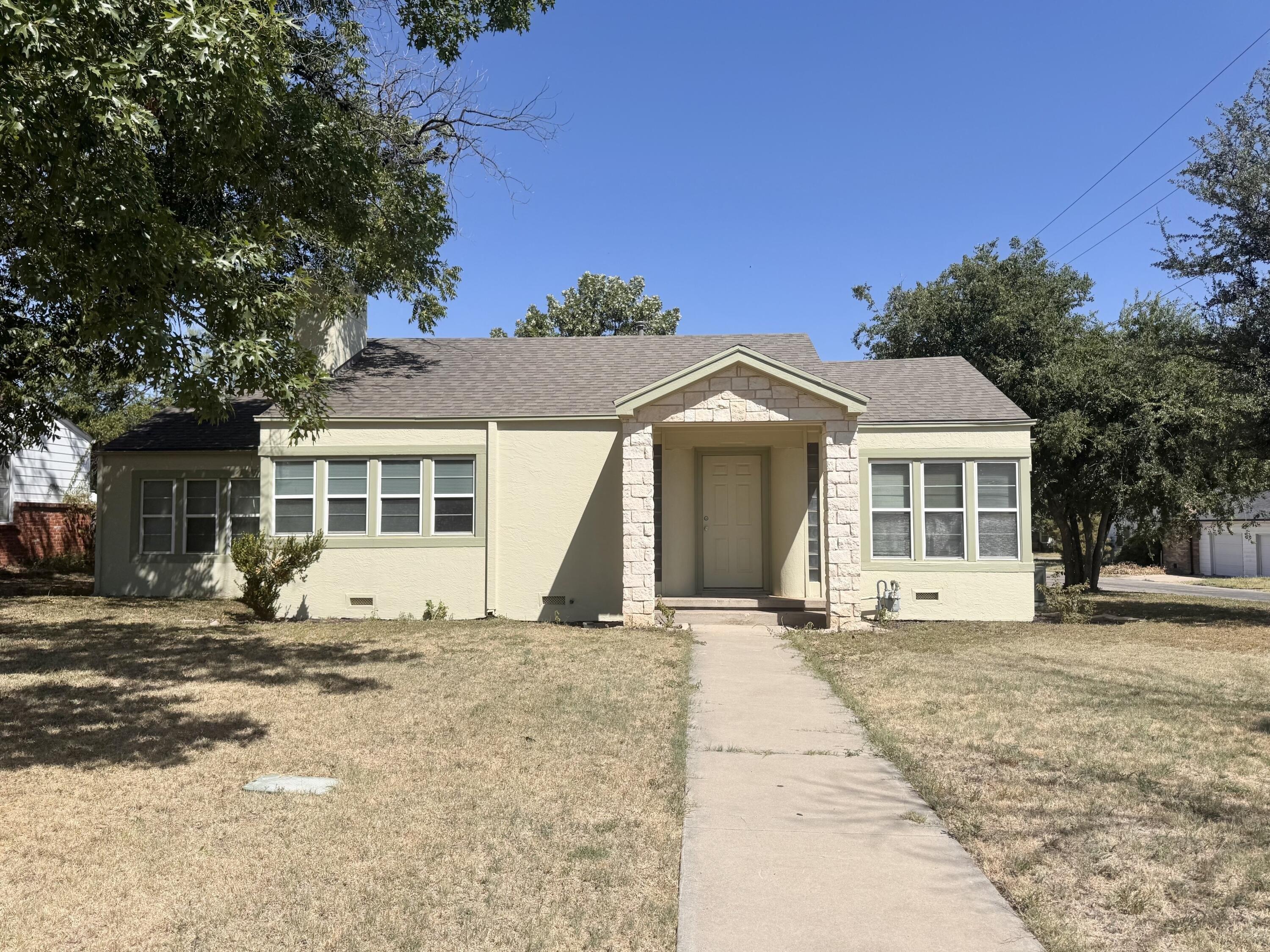 Live Oak St, San Angelo, TX 76901