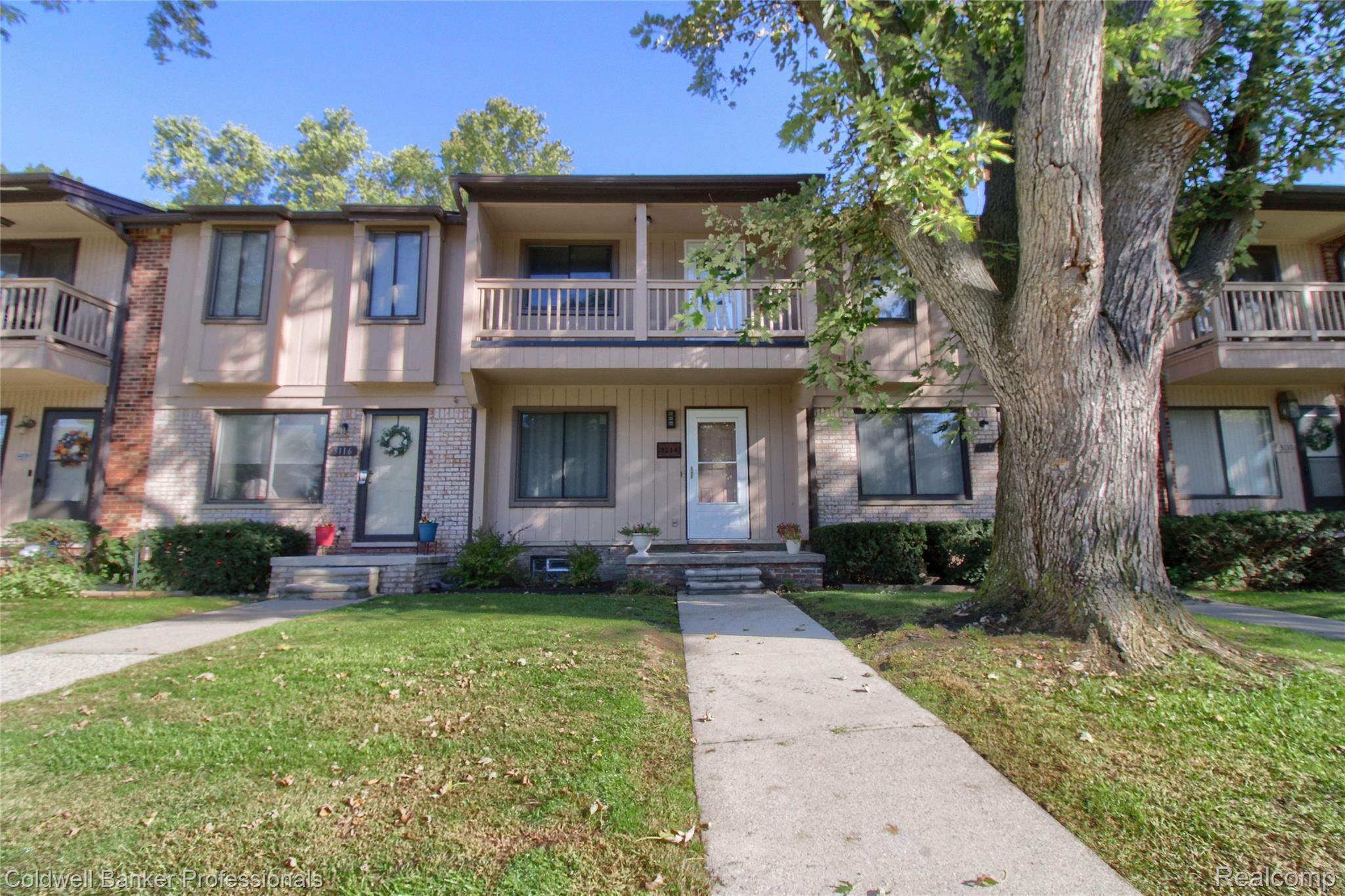 Summers Rd, Keego Harbor, MI 48320