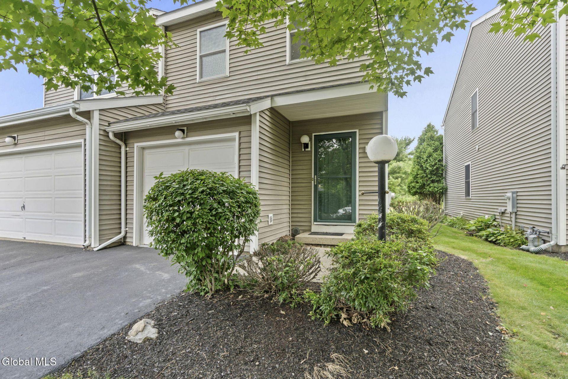 Harvard Rd, Watervliet, NY 12189
