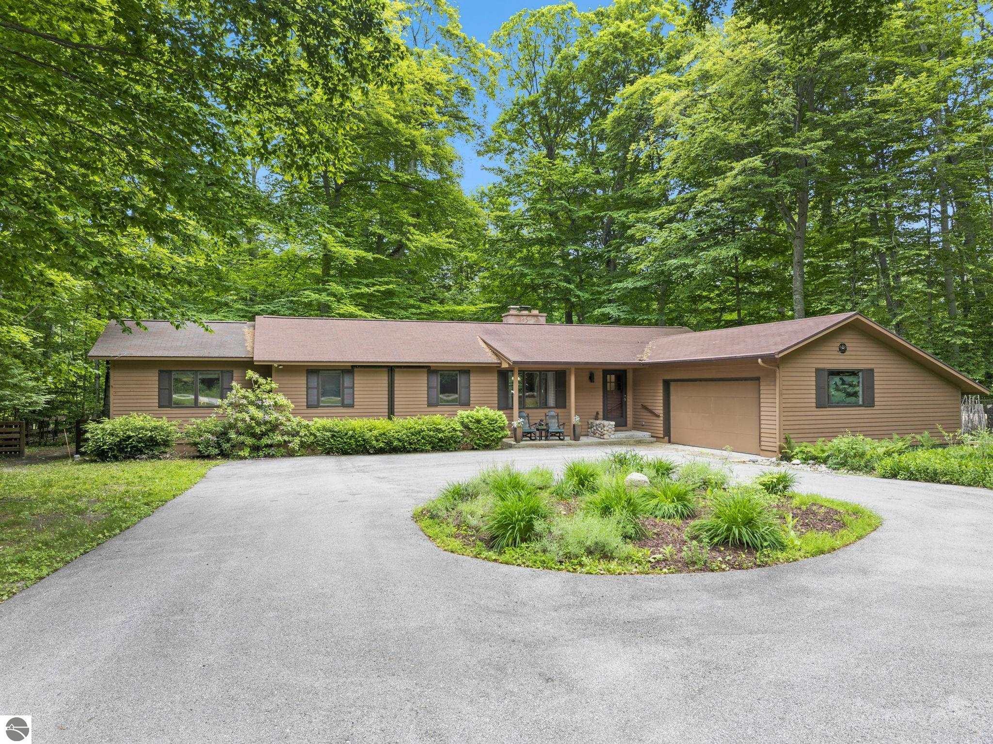 Trillium Dr, Leland, MI 49654