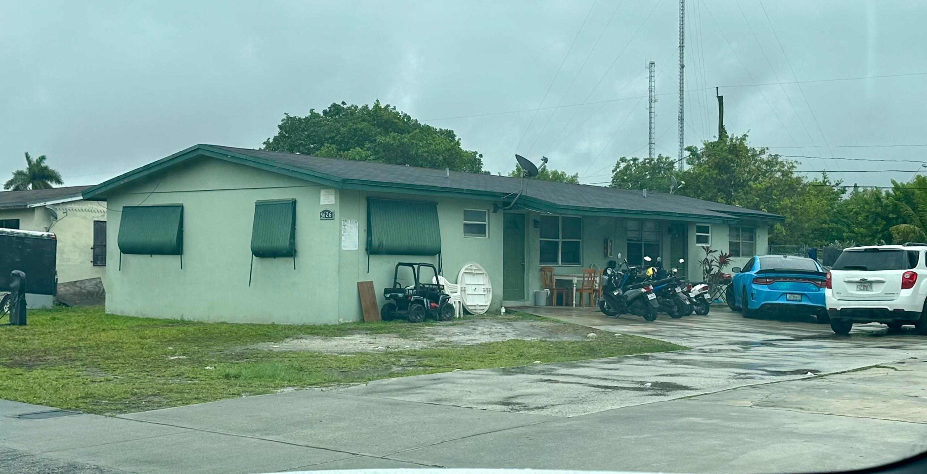 Sw 27th St, West Park, FL 33023