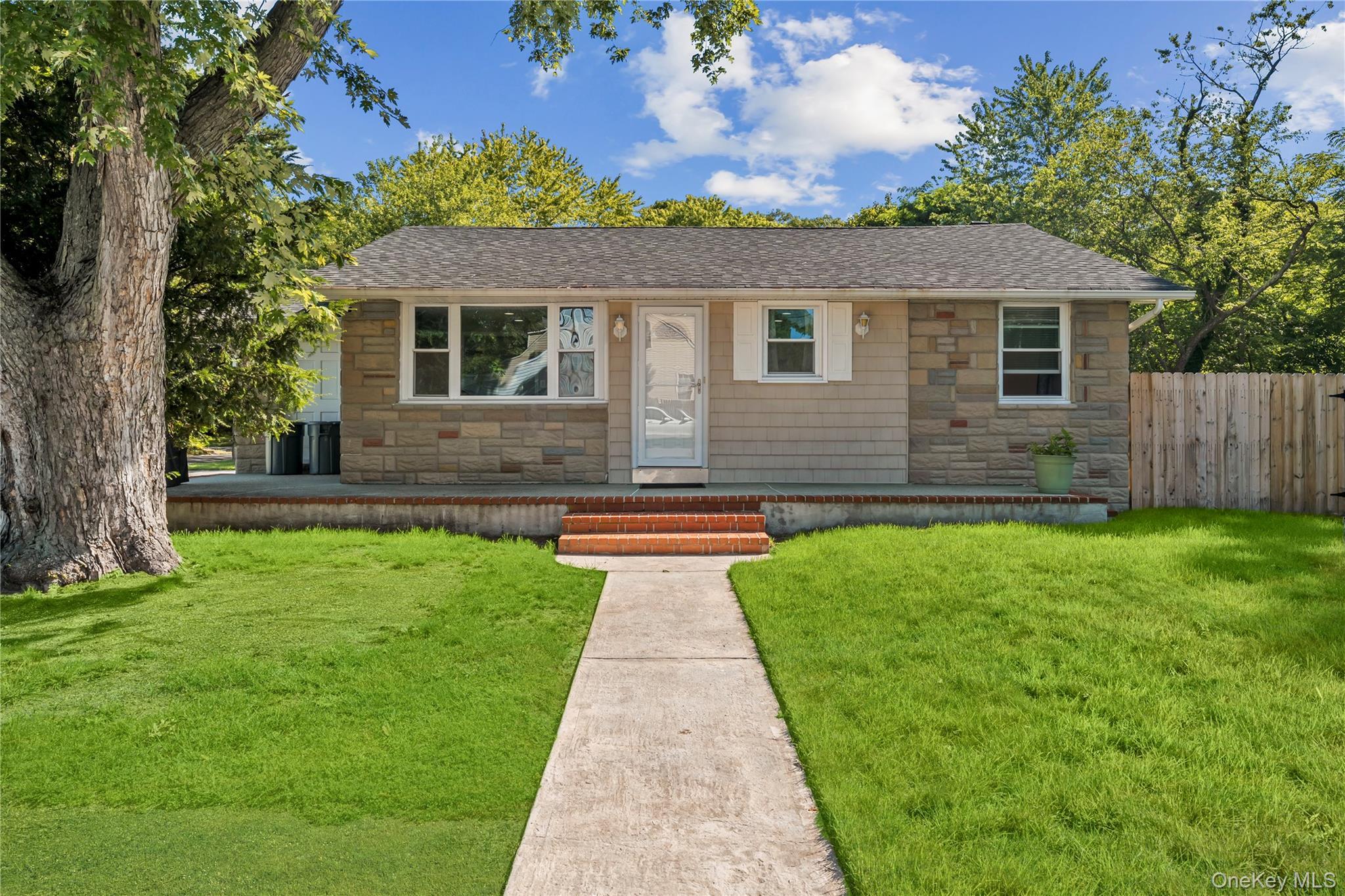 Mckinley Dr, Mastic Beach, NY 11951
