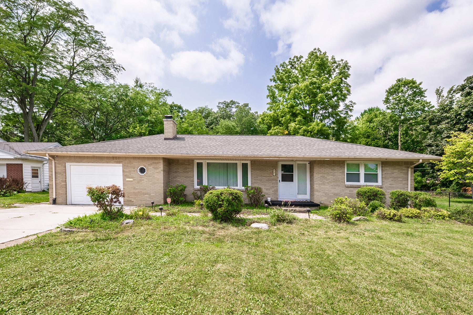 E Brookfield Dr, East Lansing, MI 48823