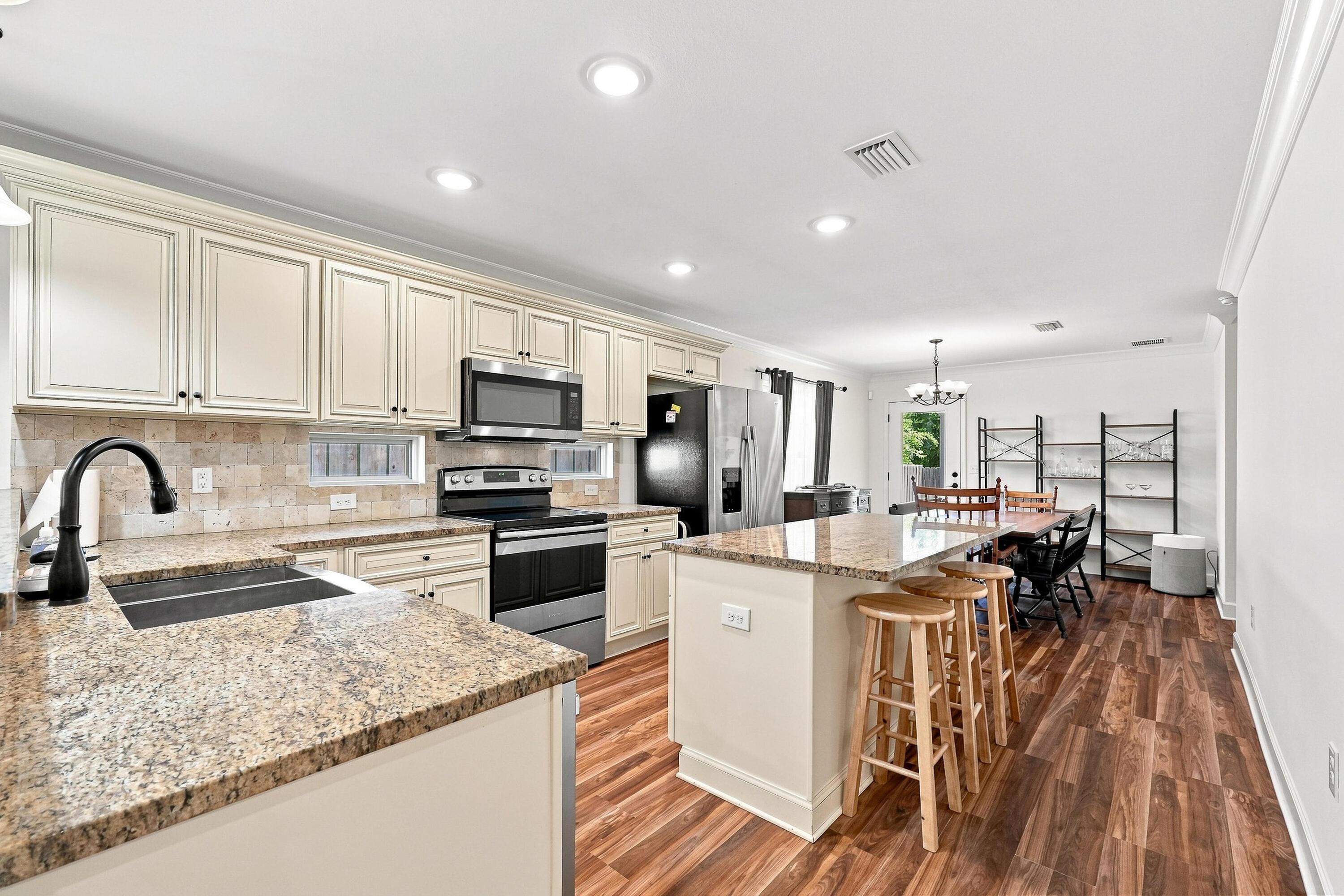 Reunion Pl, Pensacola, FL 32506