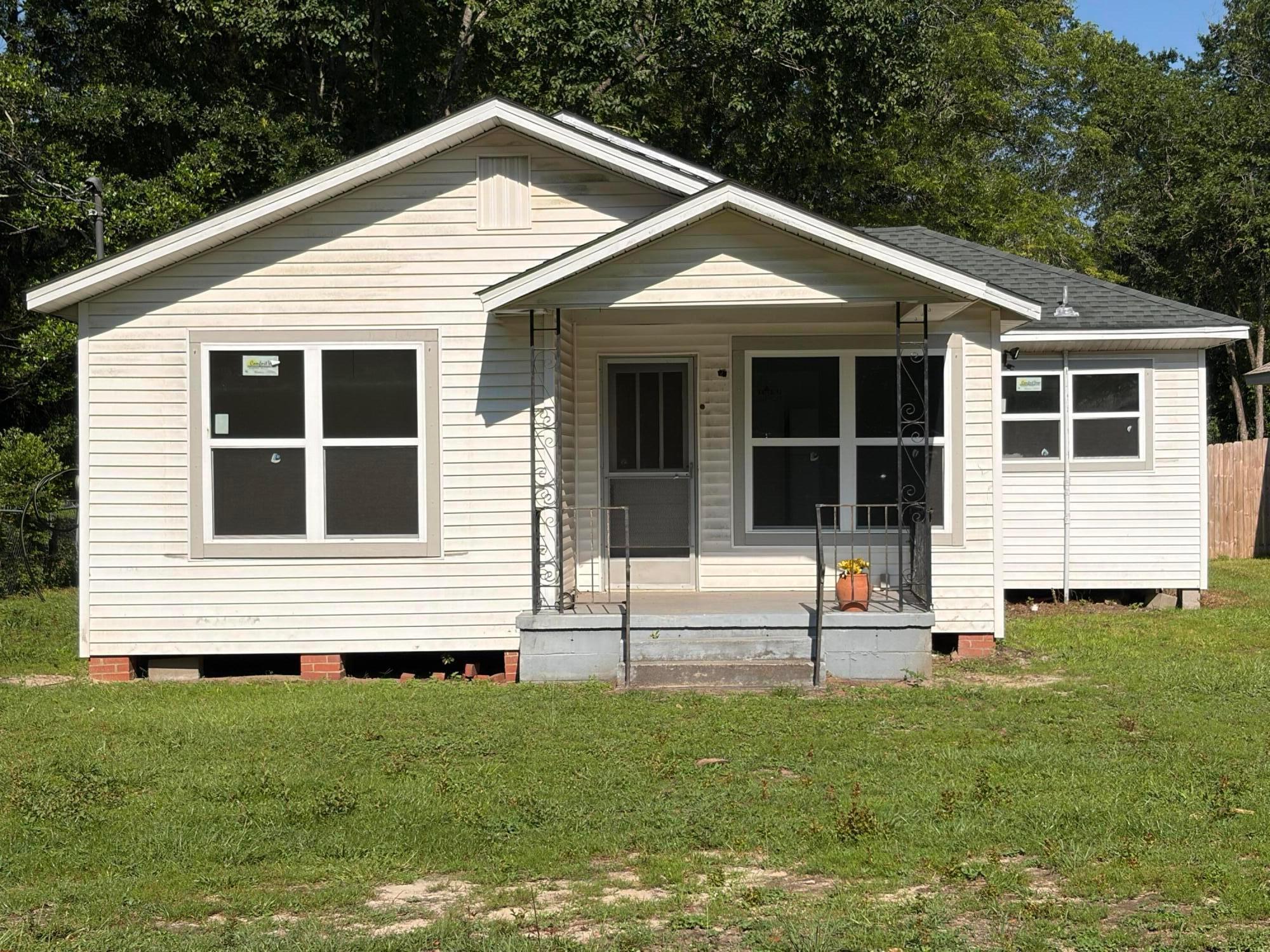 N Pearl St, Crestview, FL 32536
