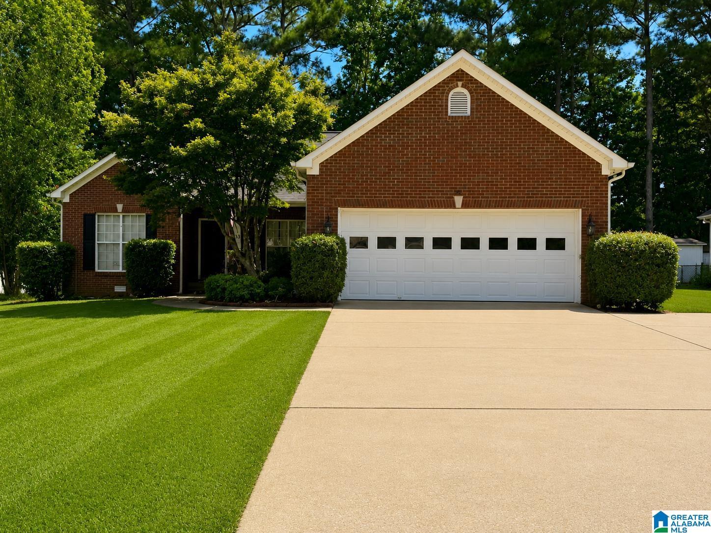 Lillian Ln, Anniston, AL 36207