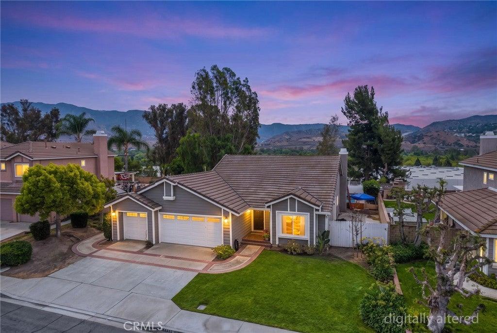 Via Vallarta, Yorba Linda, CA 92887
