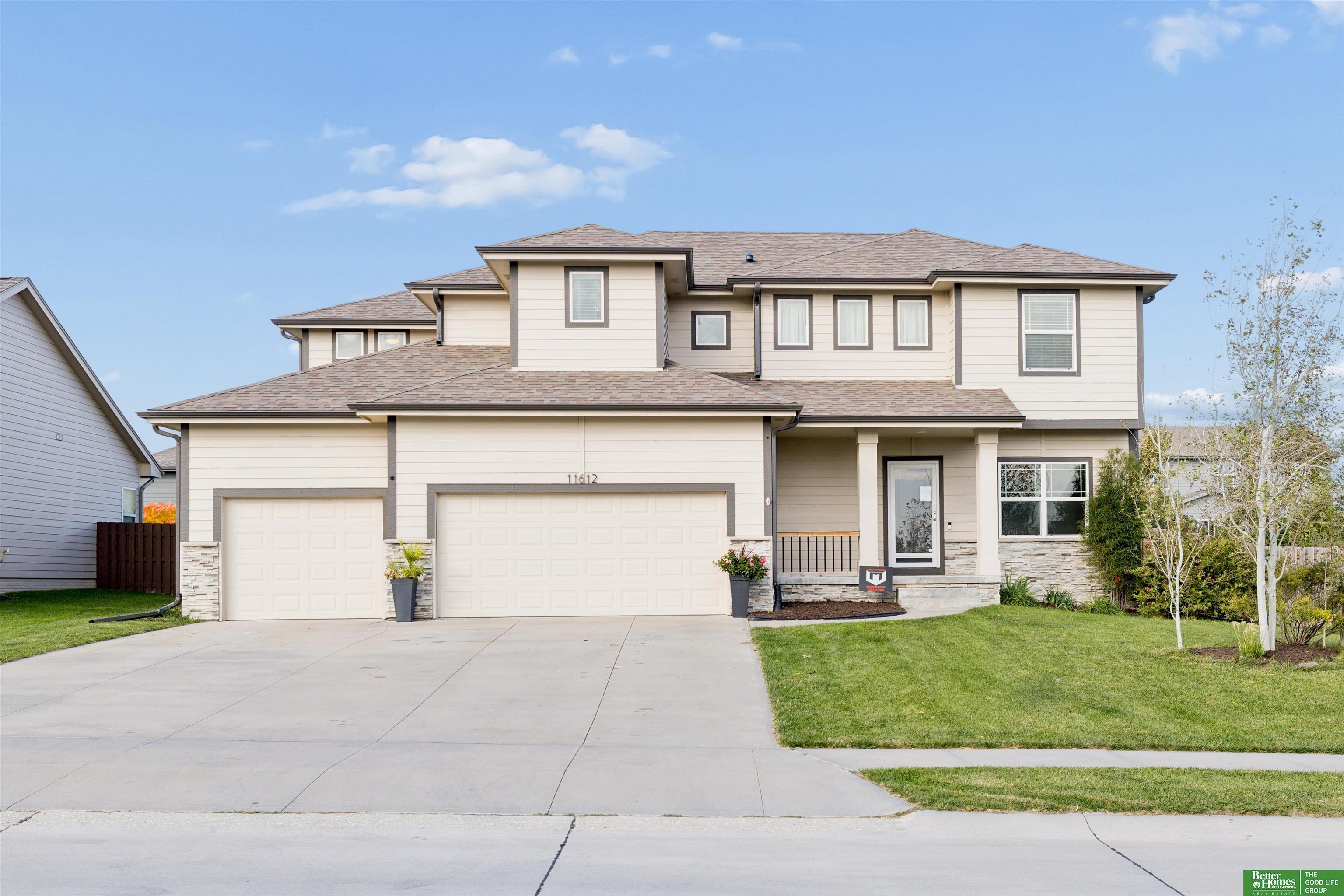 S 110th Ave, Papillion, NE 68046
