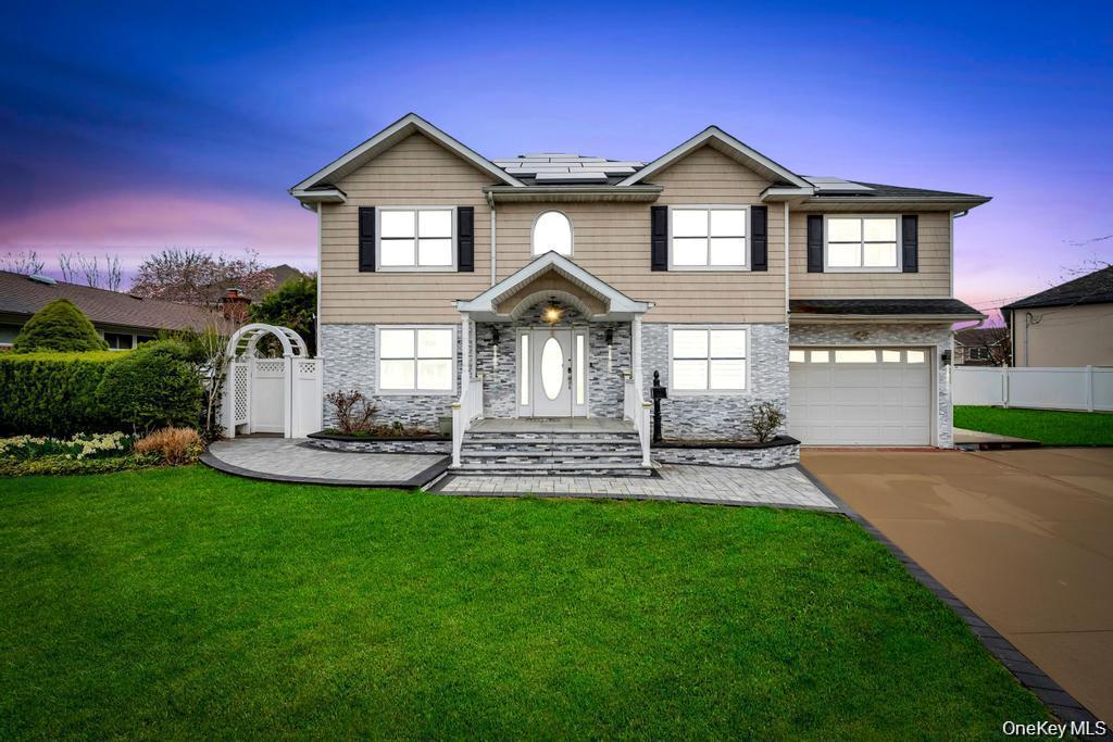 Garden Cir, Syosset, NY 11791