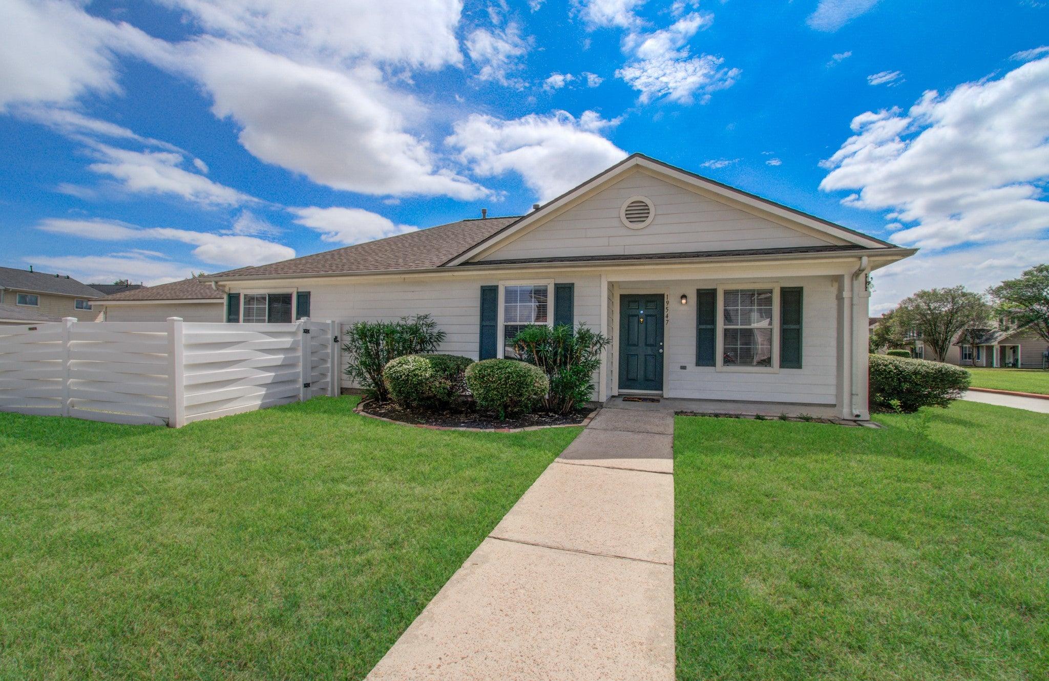 Fletcher Way Dr, Houston, TX 77073
