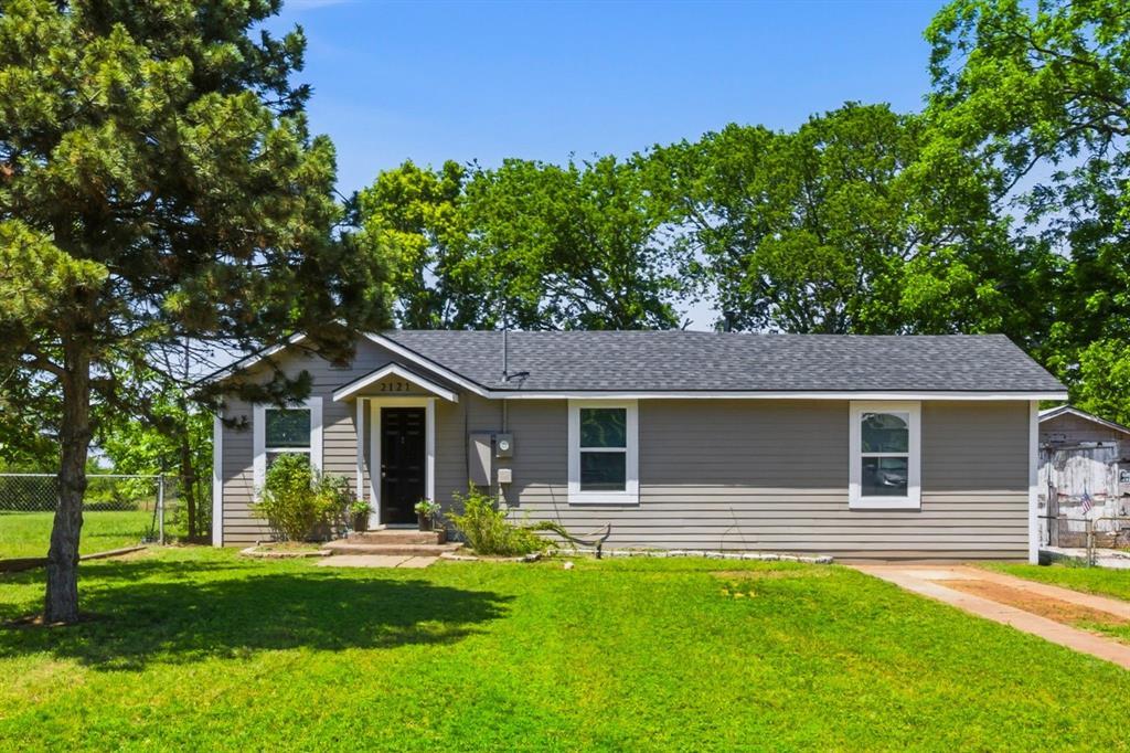 W Bond St, Denison, TX 75020
