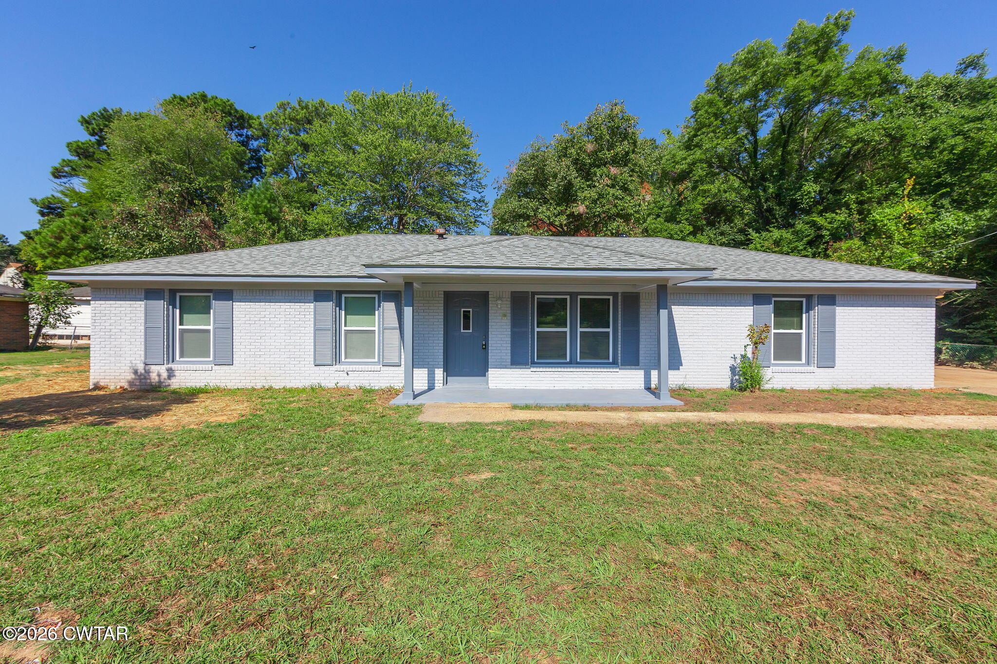Hickory Hollow Dr, Jackson, TN 38305