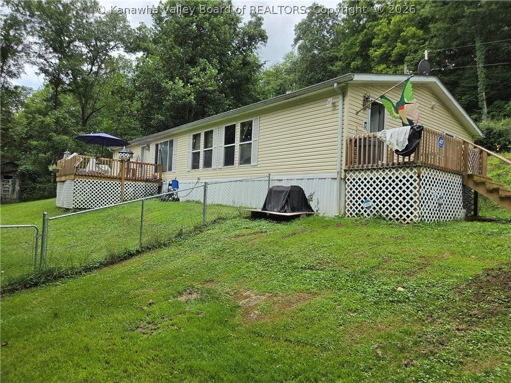Dukefield Dr, Saint Albans, WV 25177