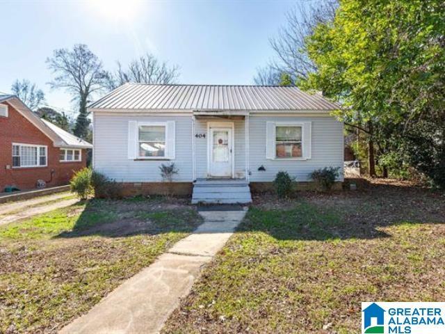 E 10th St, Anniston, AL 36207