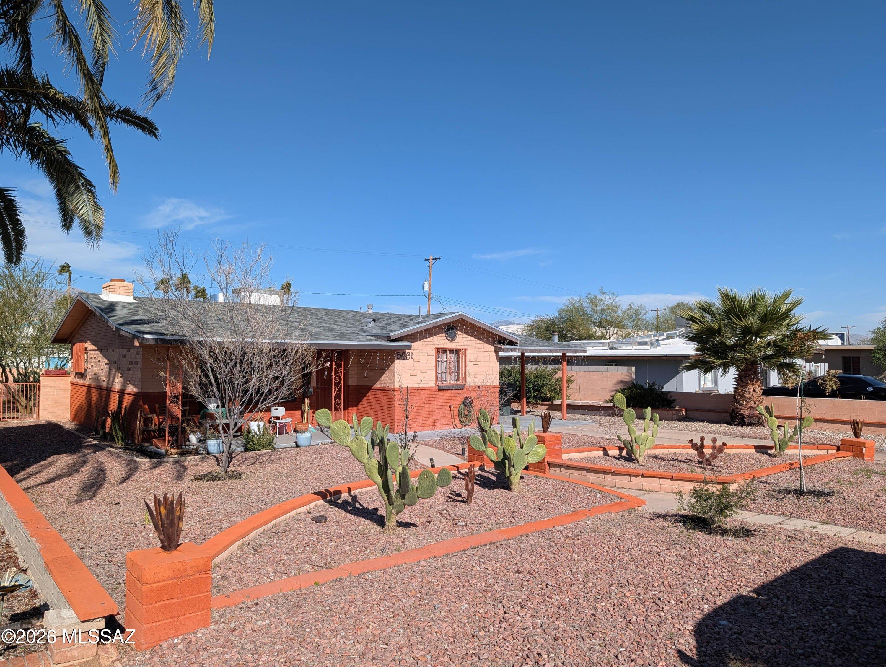 E 1st St, Tucson, AZ 85711