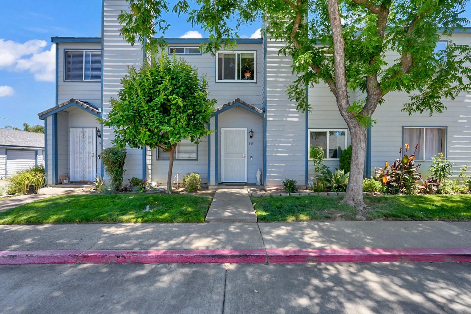 Almond Dr, Lodi, CA 95240