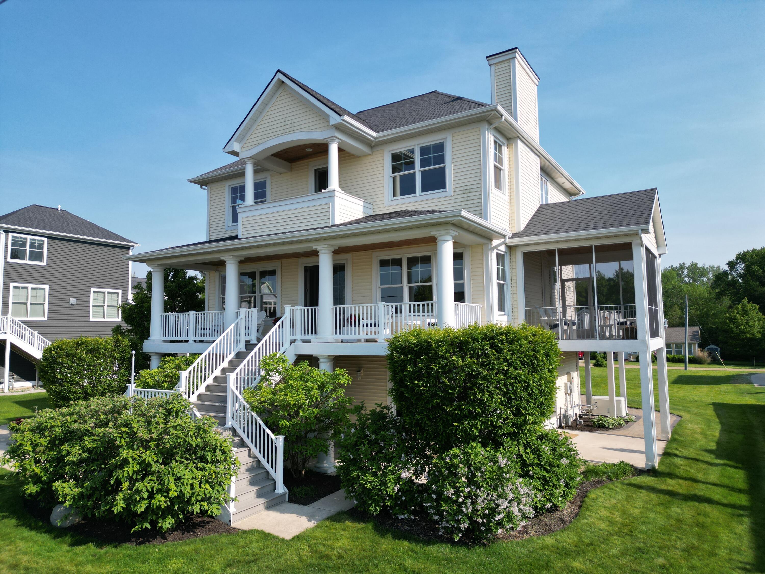 Lakeview Ave, South Haven, MI 49090