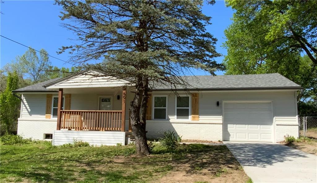 E Eisenhower Rd, Lansing, KS 66043