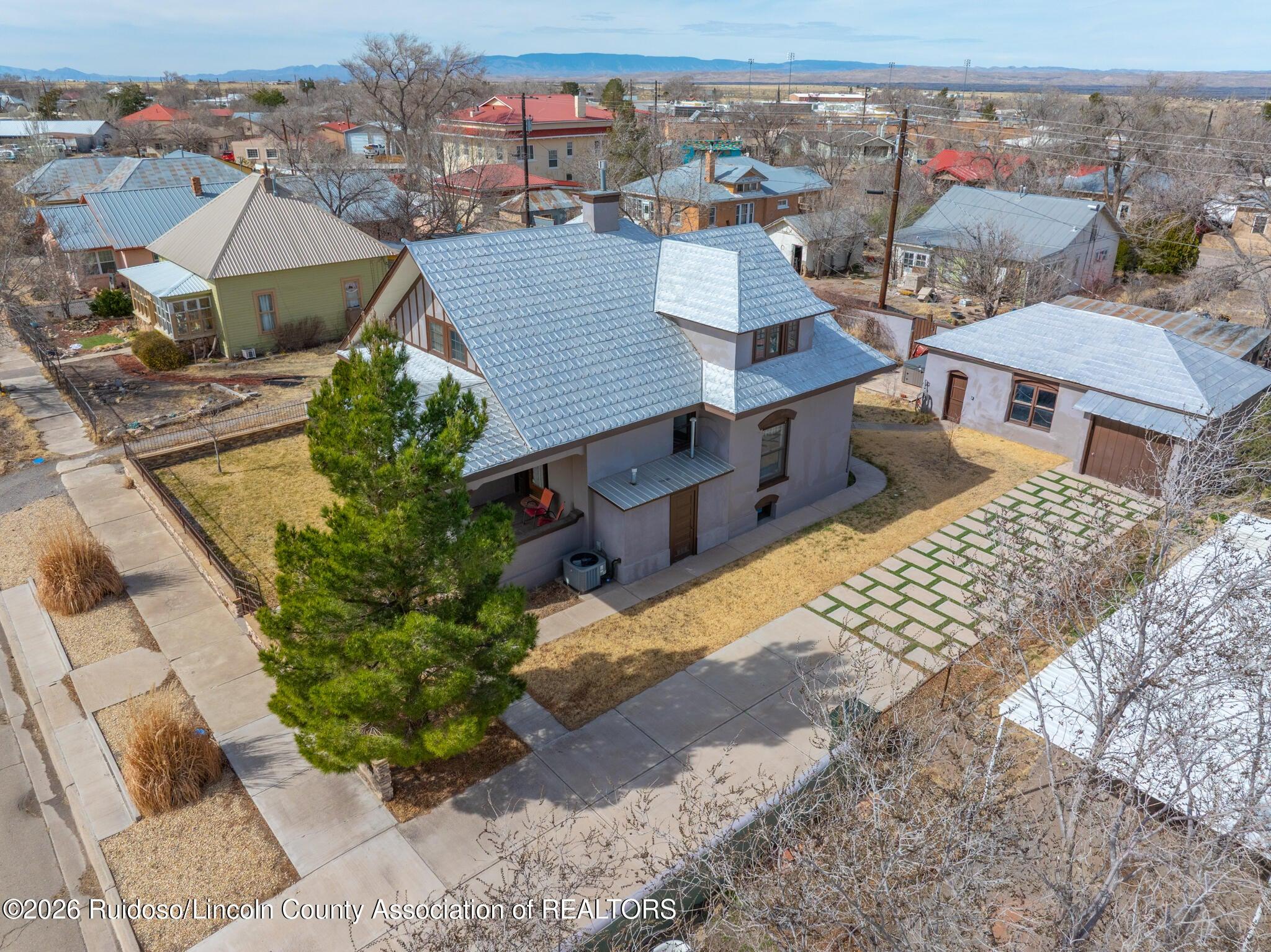 11th St, Carrizozo, NM 88301