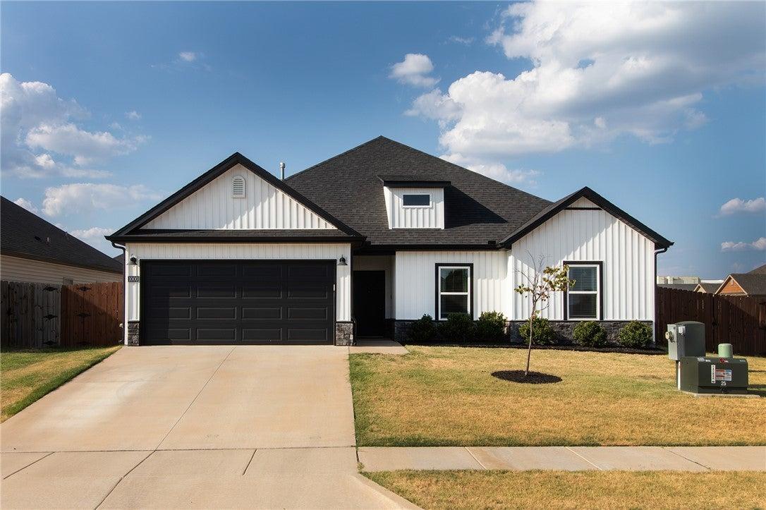 Sunshine Ct, Centerton, AR 72719